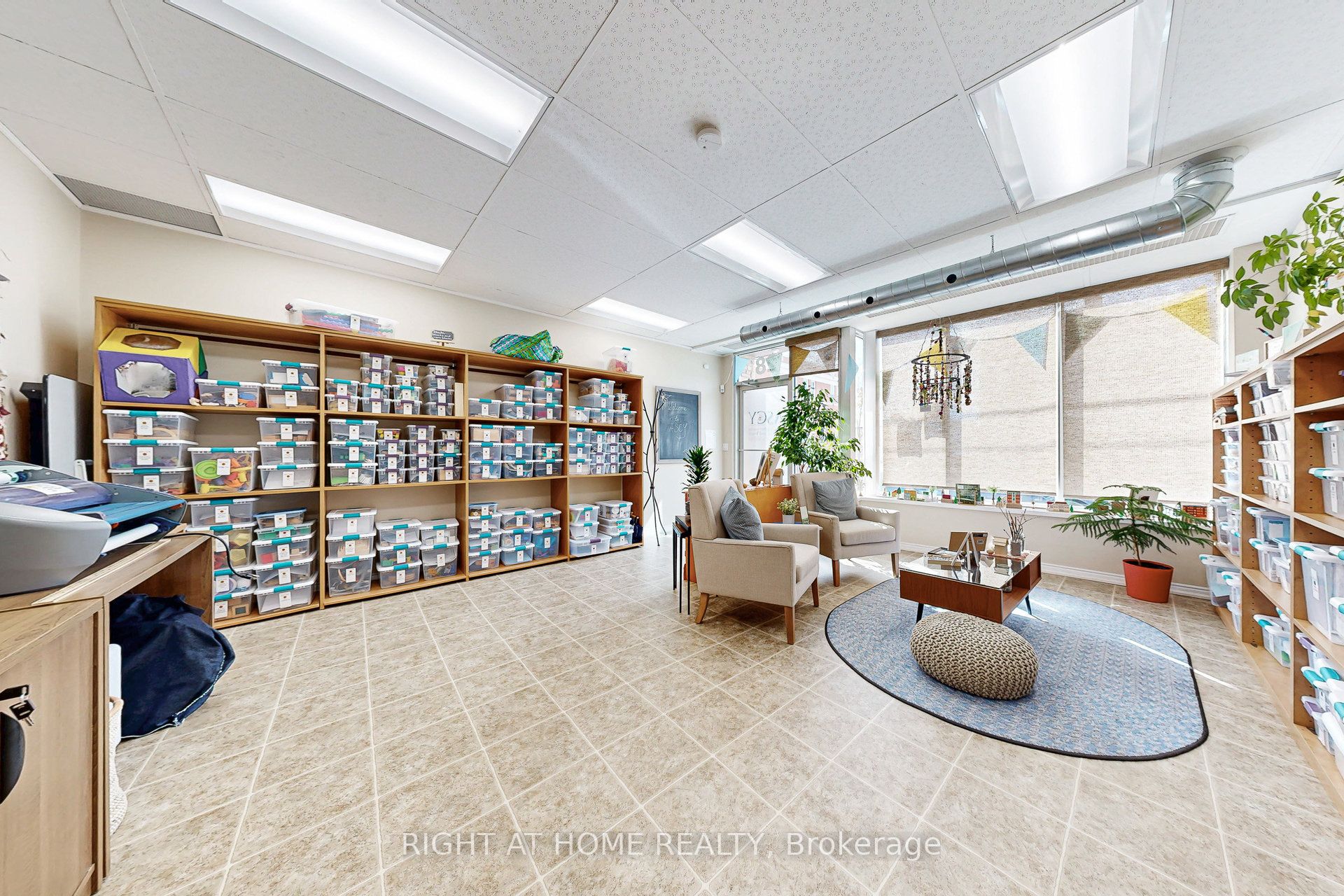 28-30 King Street W Property Photo 2