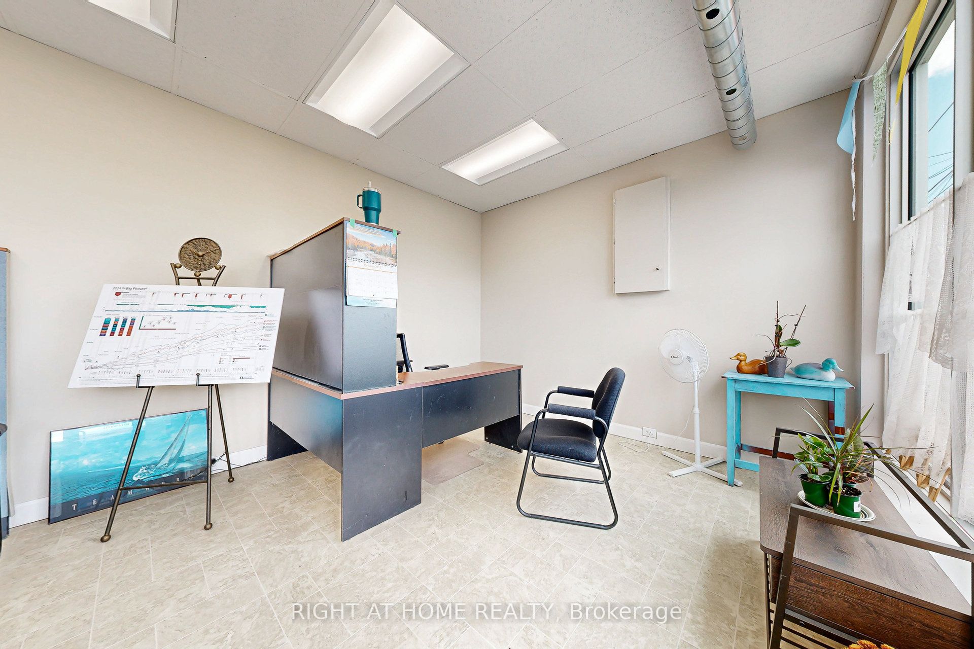 28-30 King Street W Property Photo 11