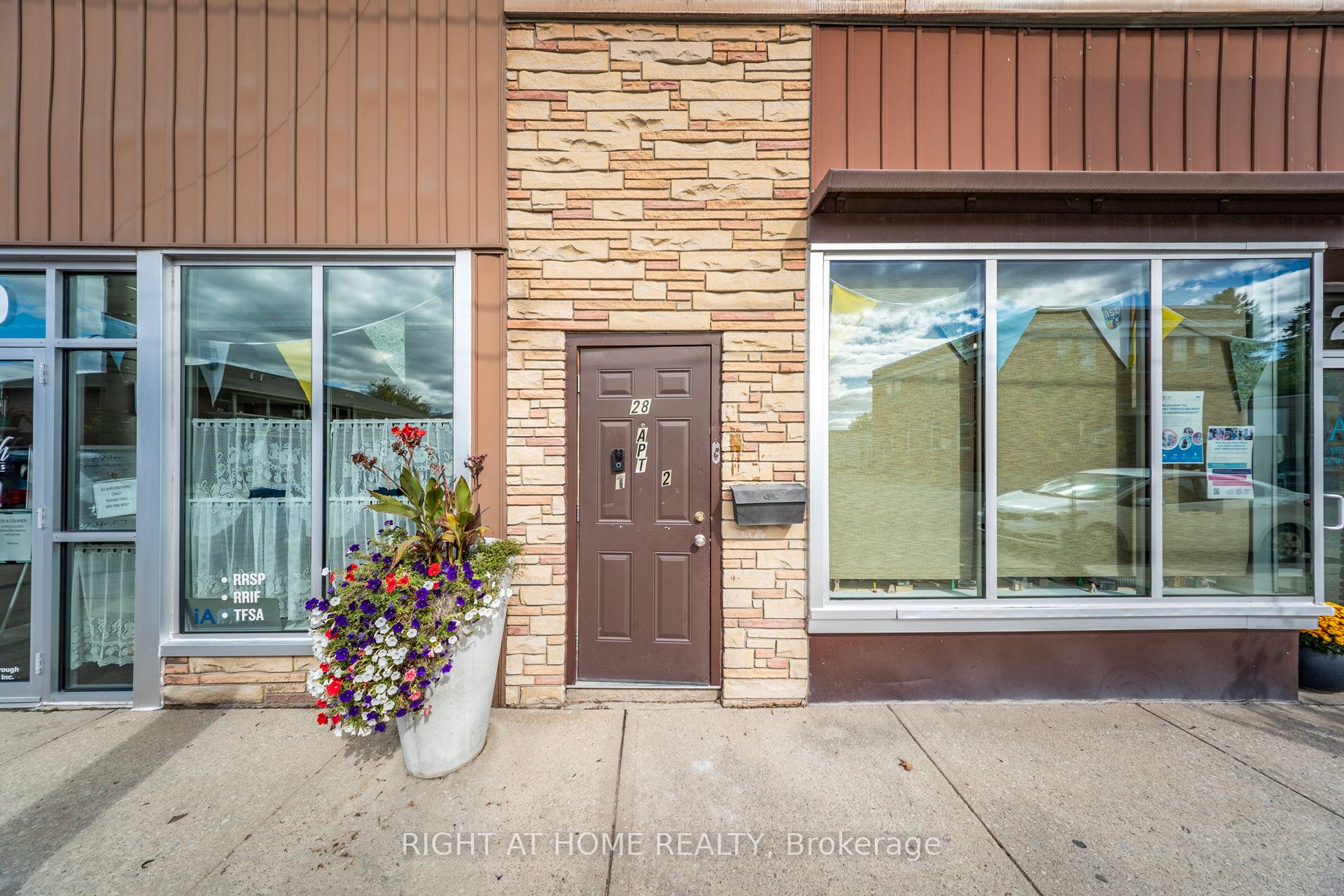 28-30 King Street W Property Photo 13