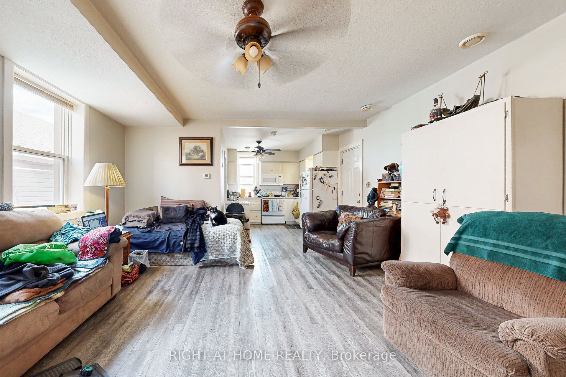 28-30 King Street W Property Photo 16