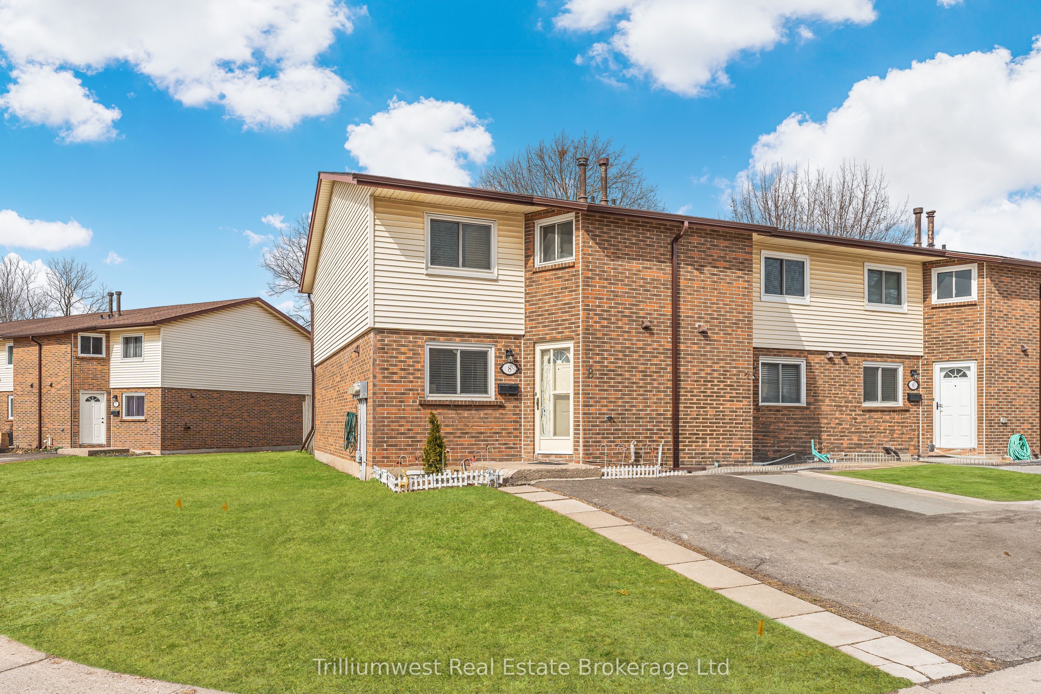 5982 Dunn St Property Photo 1