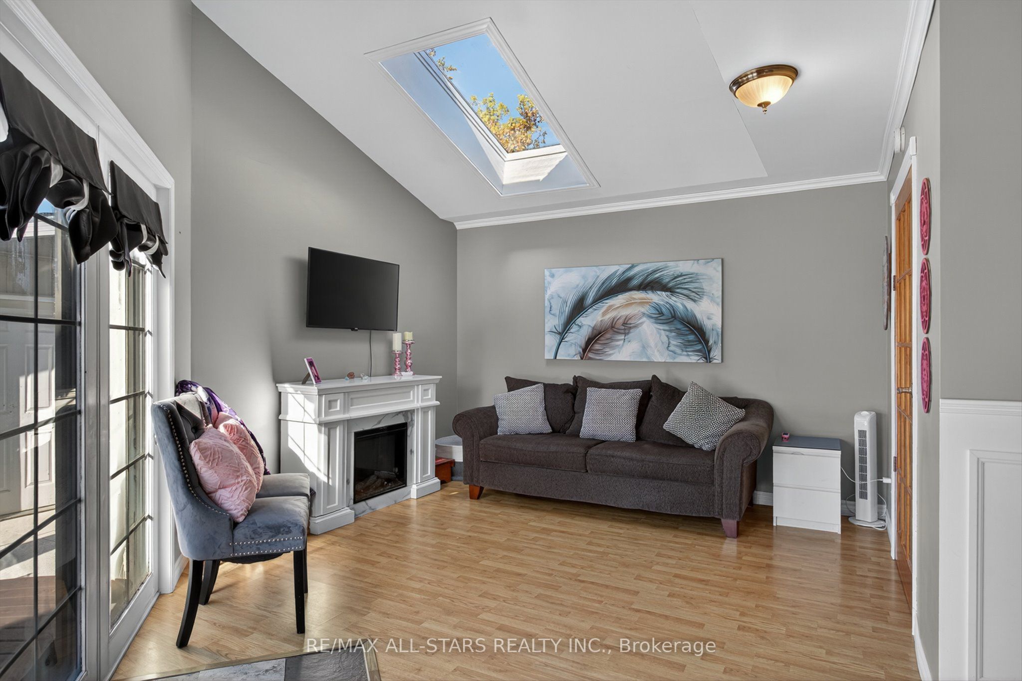 291 Angeline Street N Property Photo 10