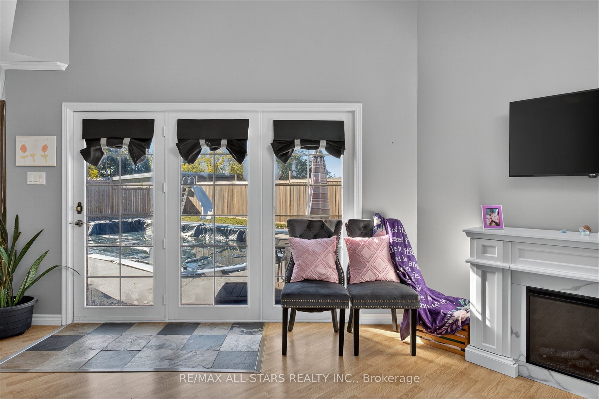 291 Angeline Street N Property Photo 11