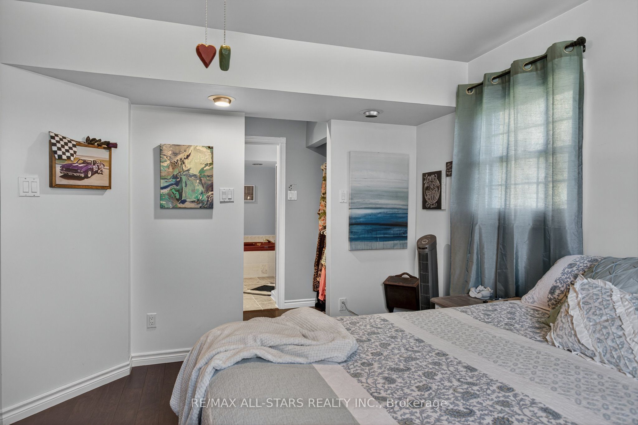 291 Angeline Street N Property Photo 16