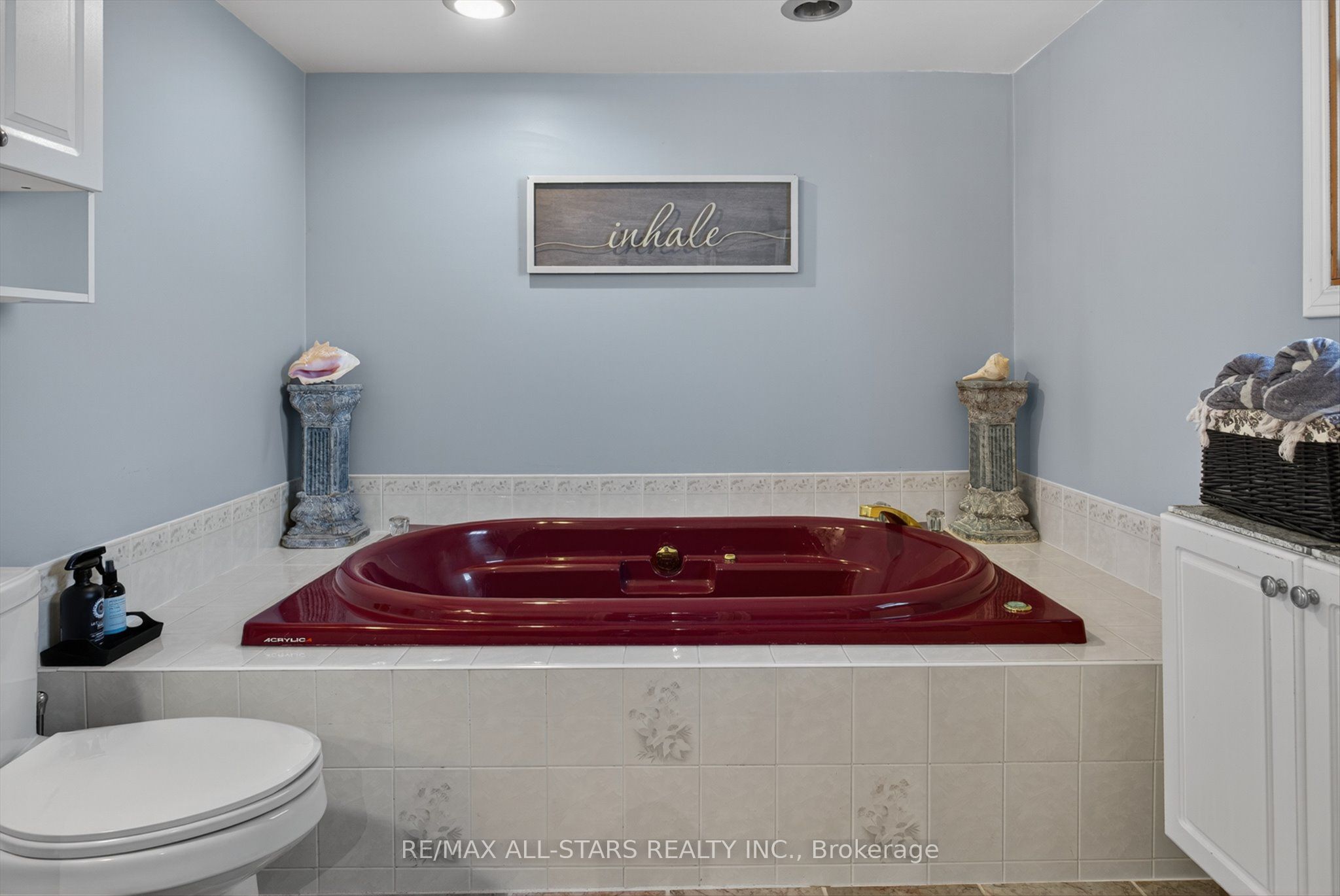 291 Angeline Street N Property Photo 17