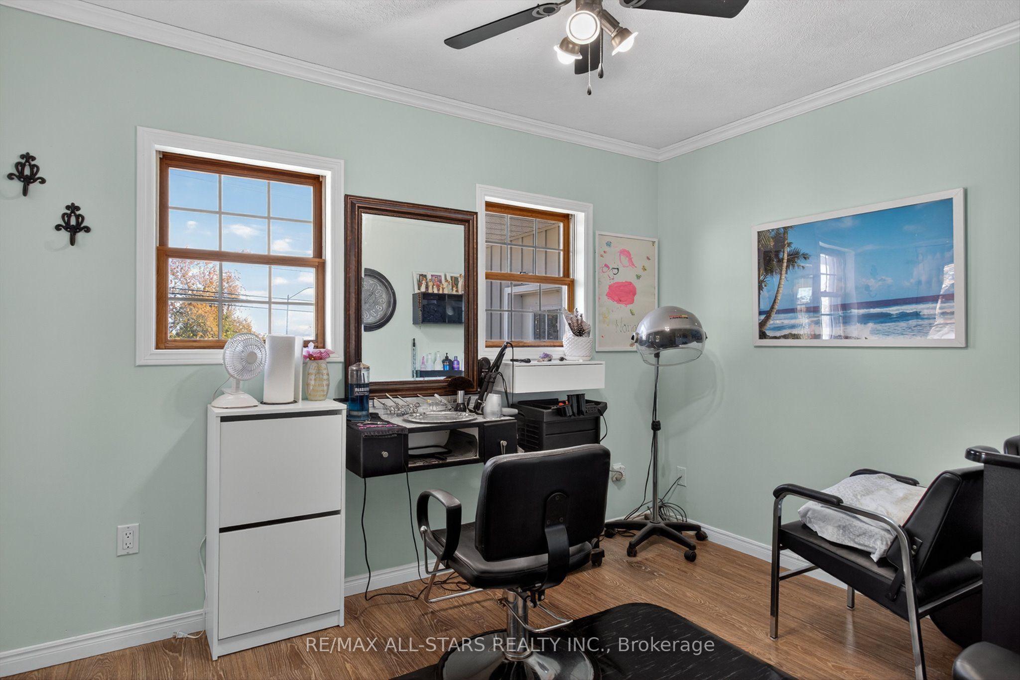 291 Angeline Street N Property Photo 25