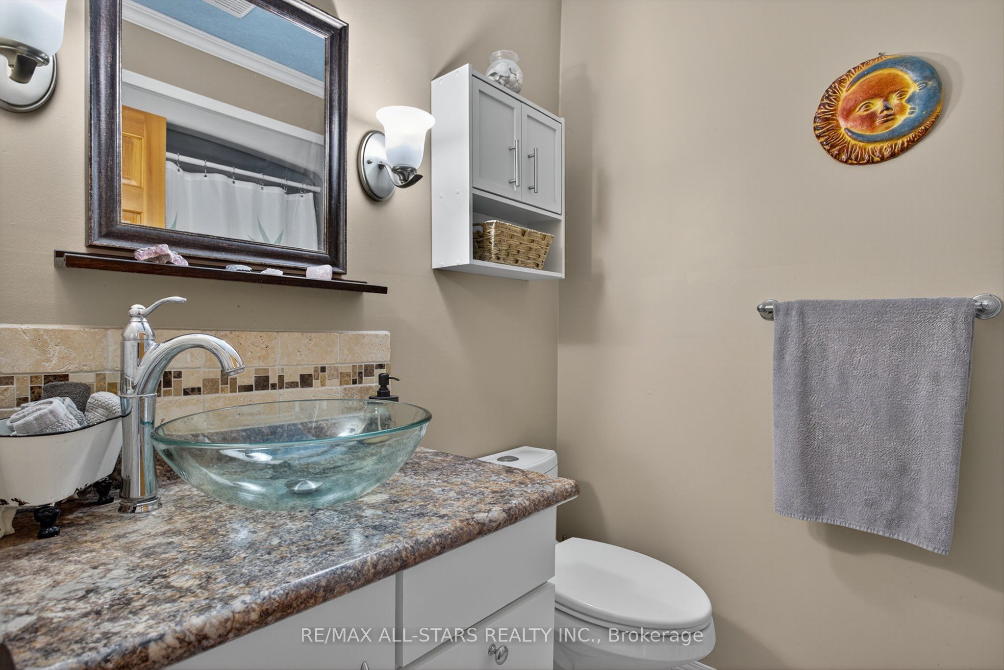 291 Angeline Street N Property Photo 27