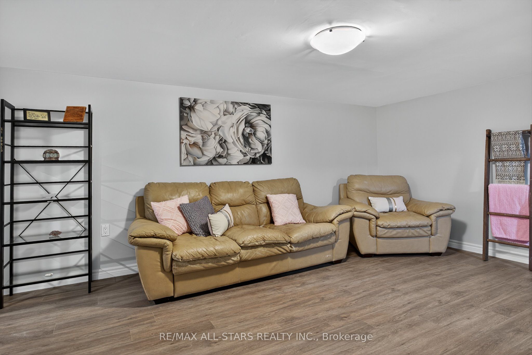 291 Angeline Street N Property Photo 29