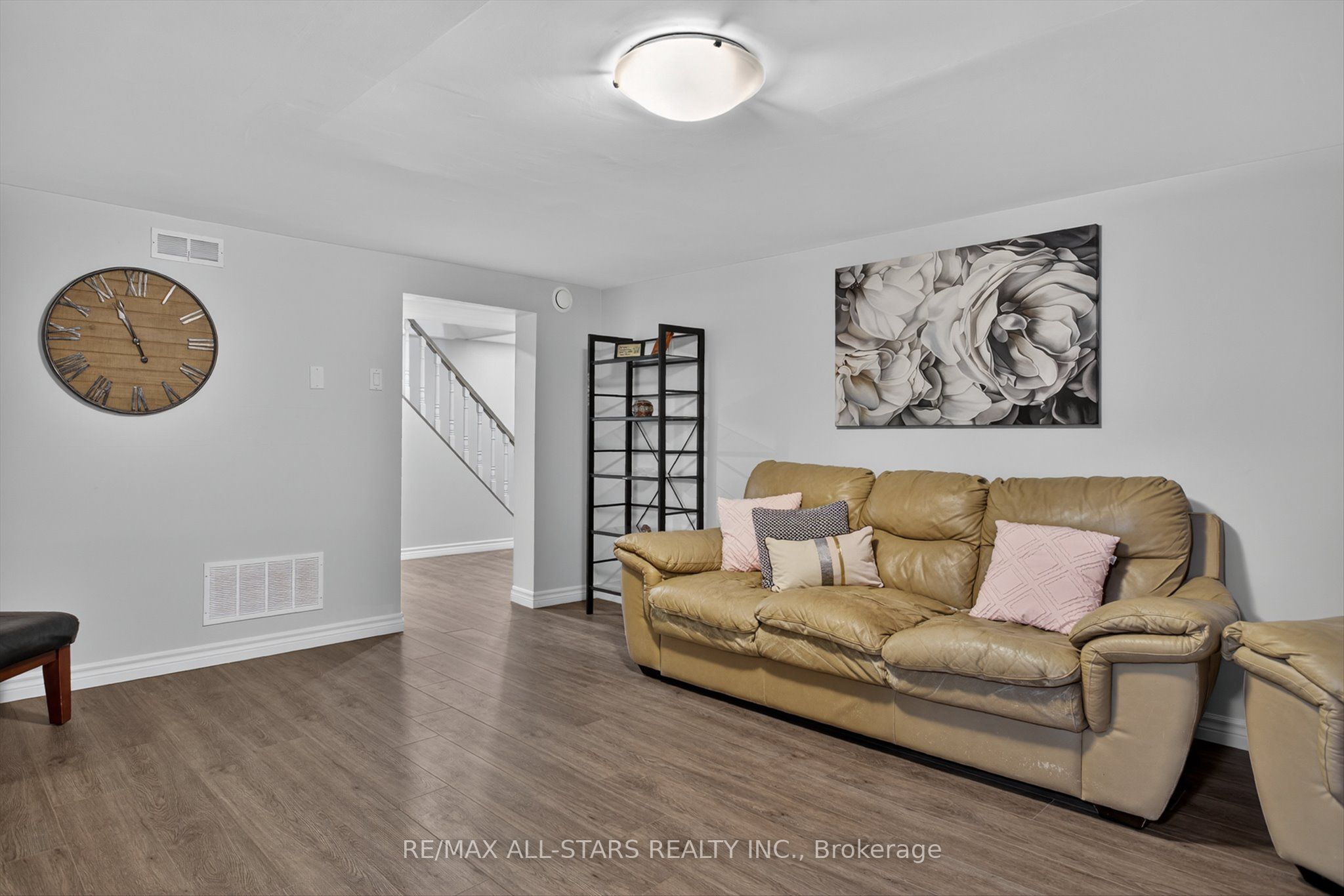 291 Angeline Street N Property Photo 30