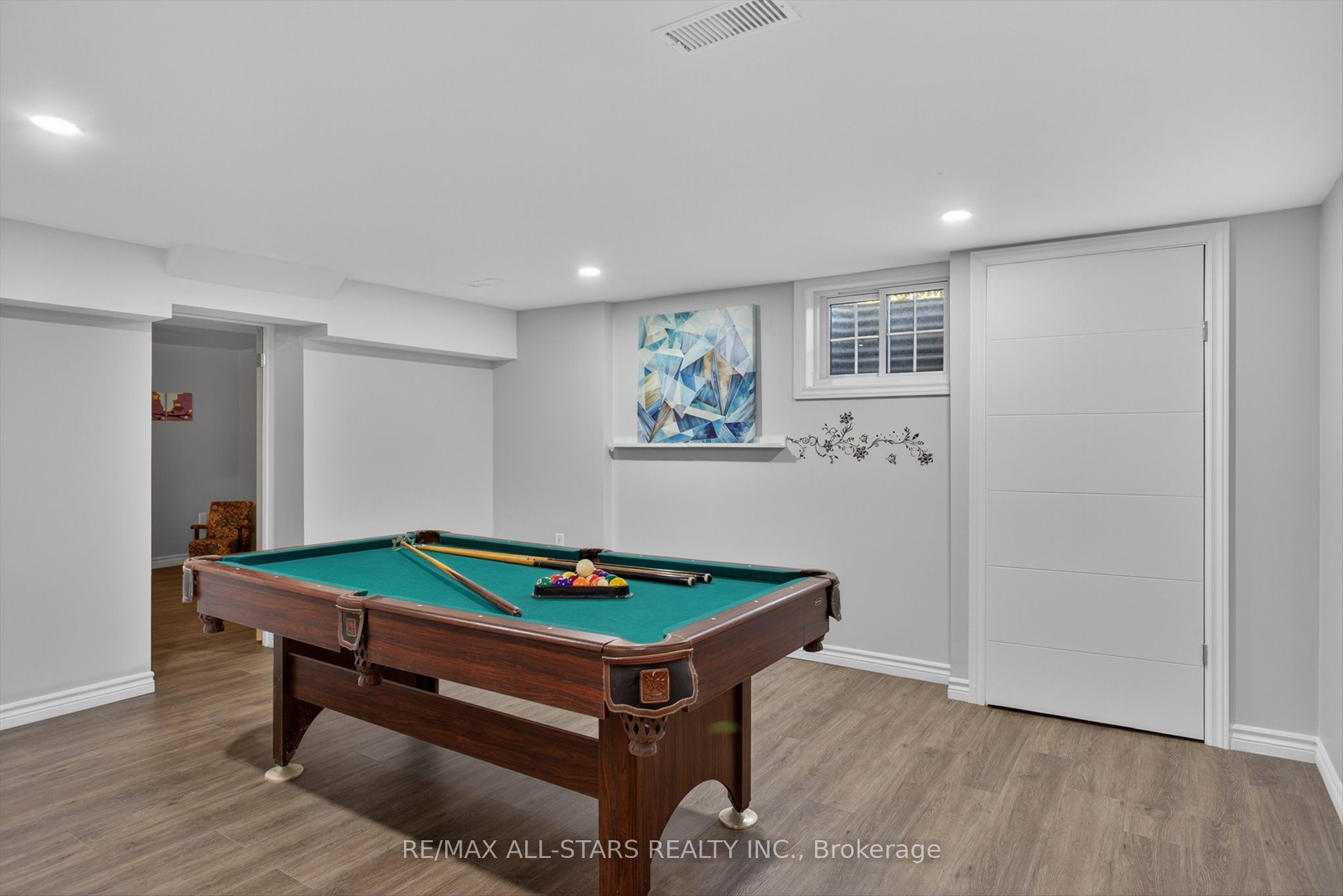 291 Angeline Street N Property Photo 32