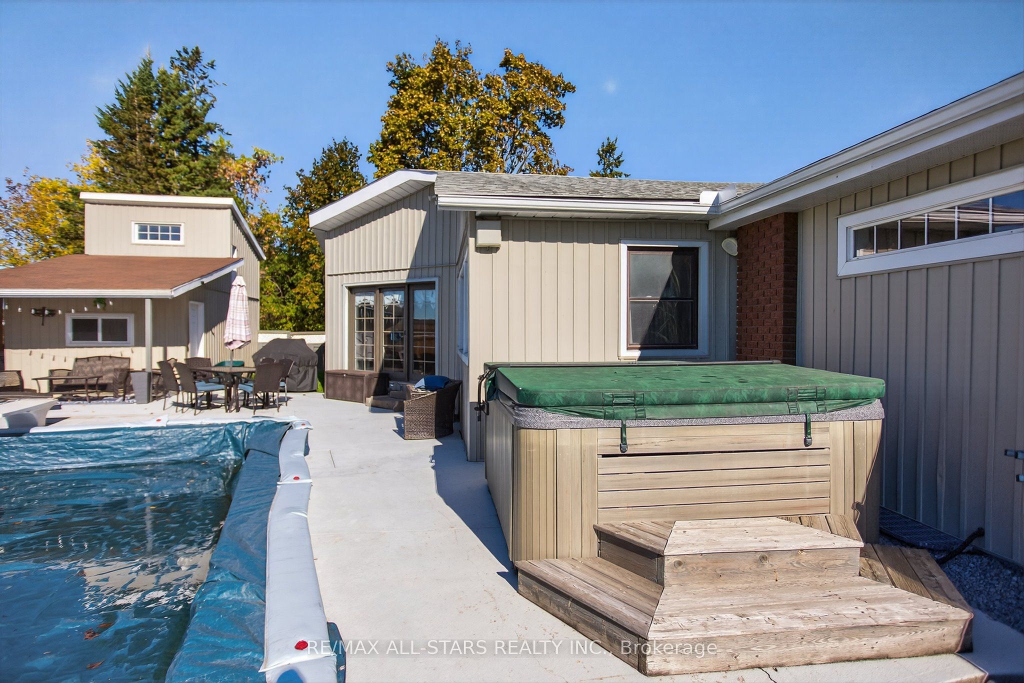 291 Angeline Street N Property Photo 37