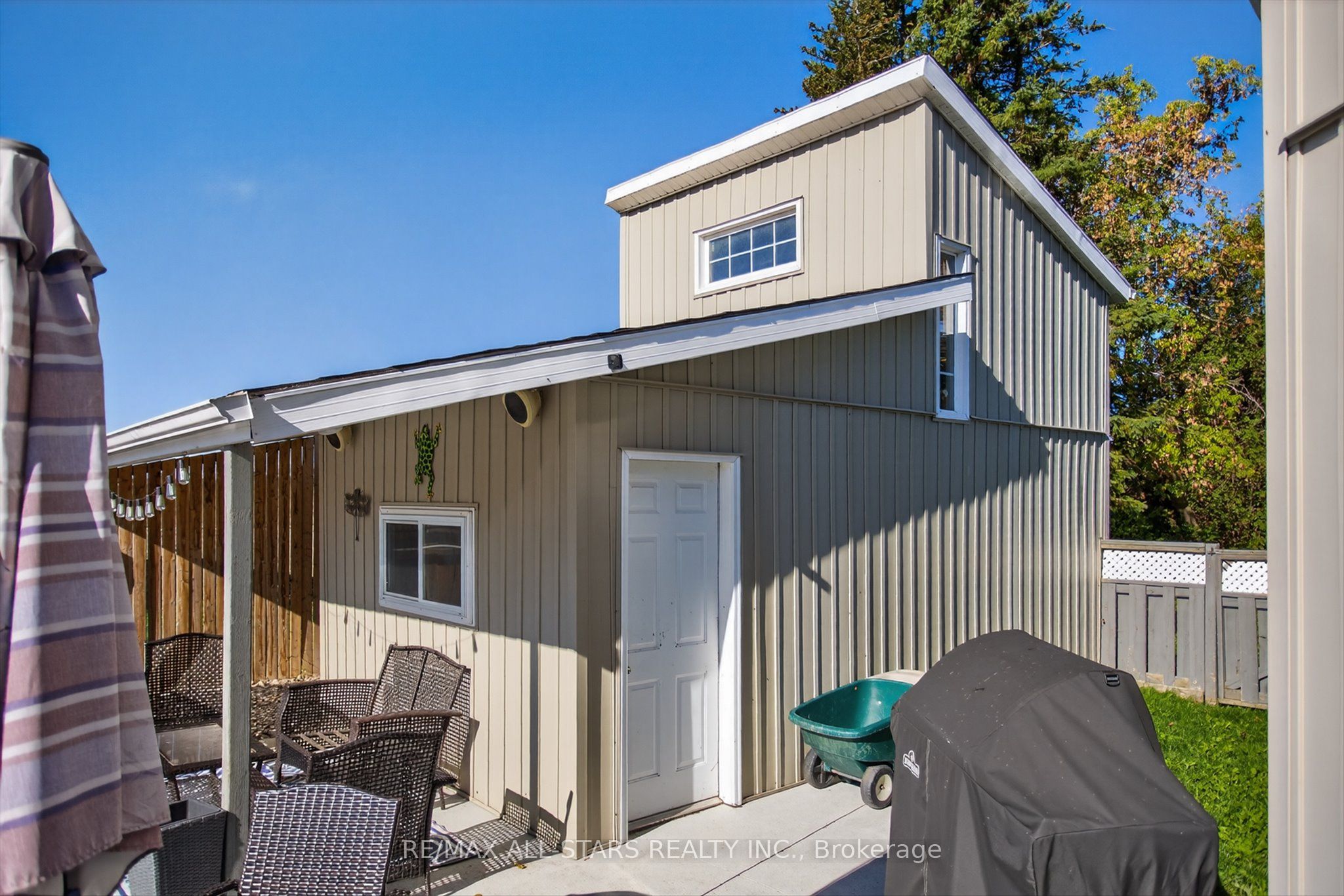 291 Angeline Street N Property Photo 40