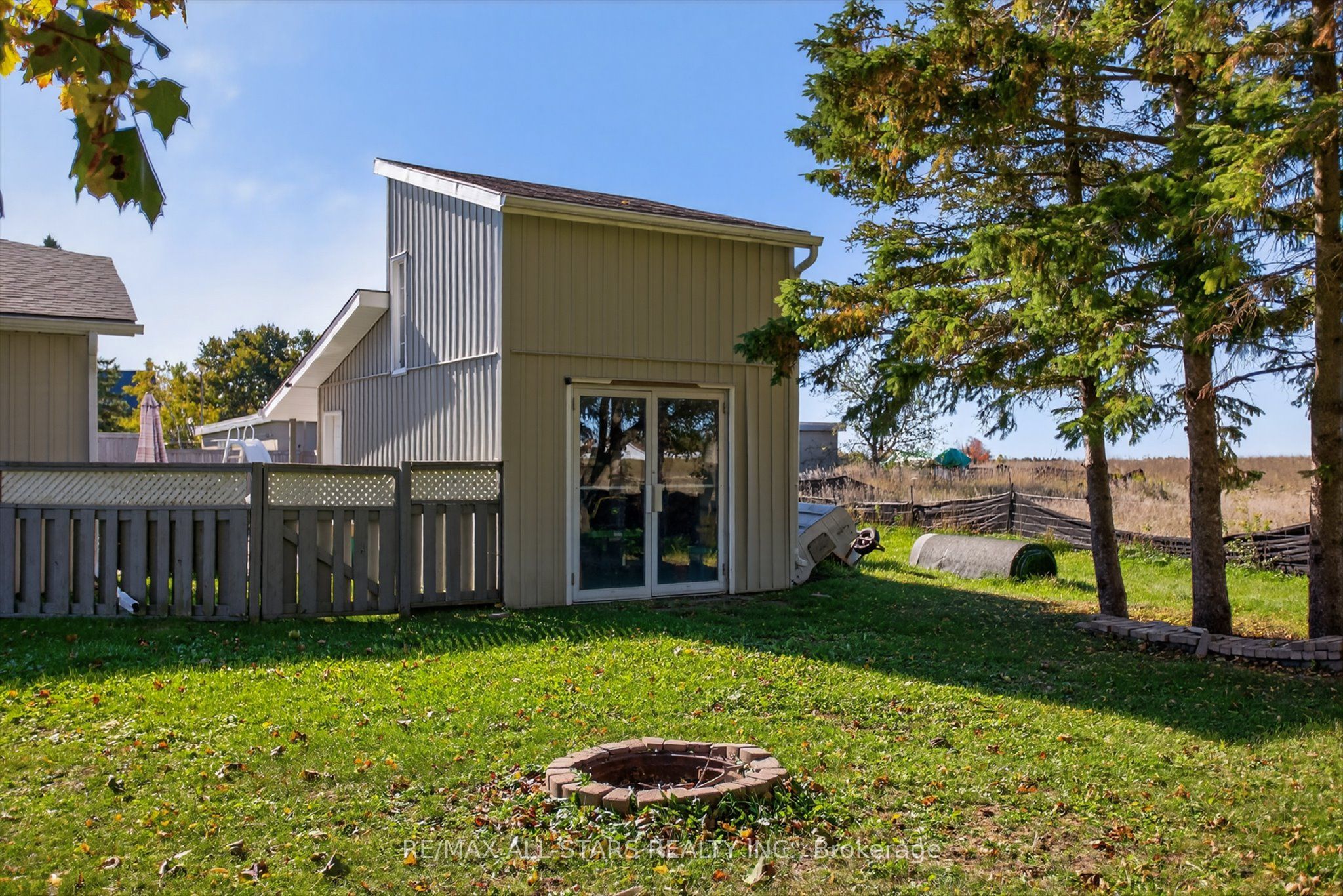 291 Angeline Street N Property Photo 41