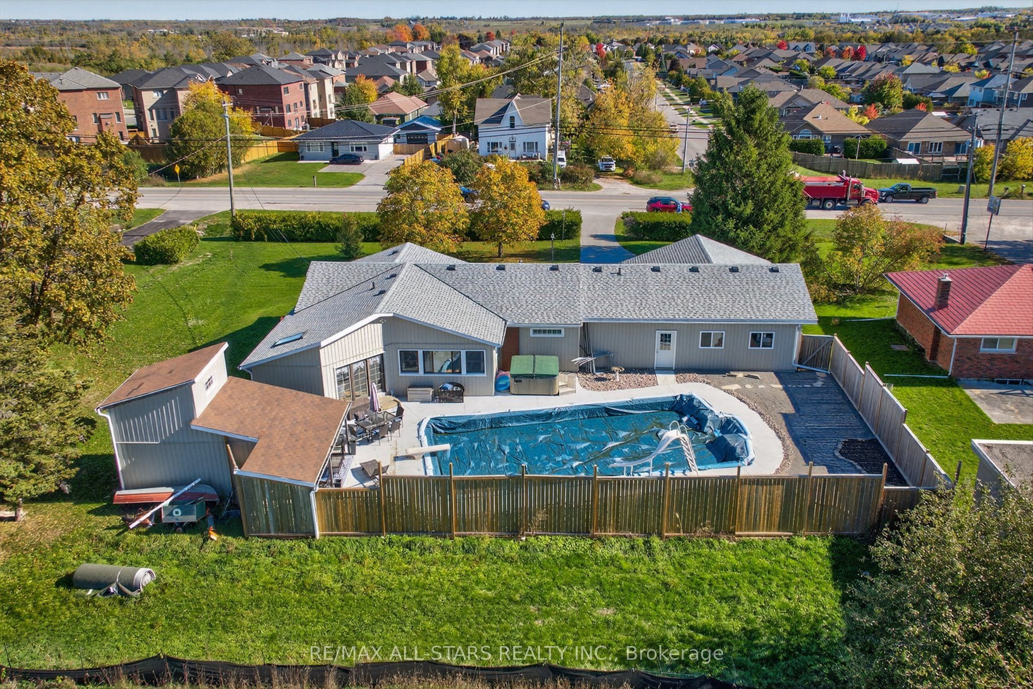 291 Angeline Street N Property Photo 46