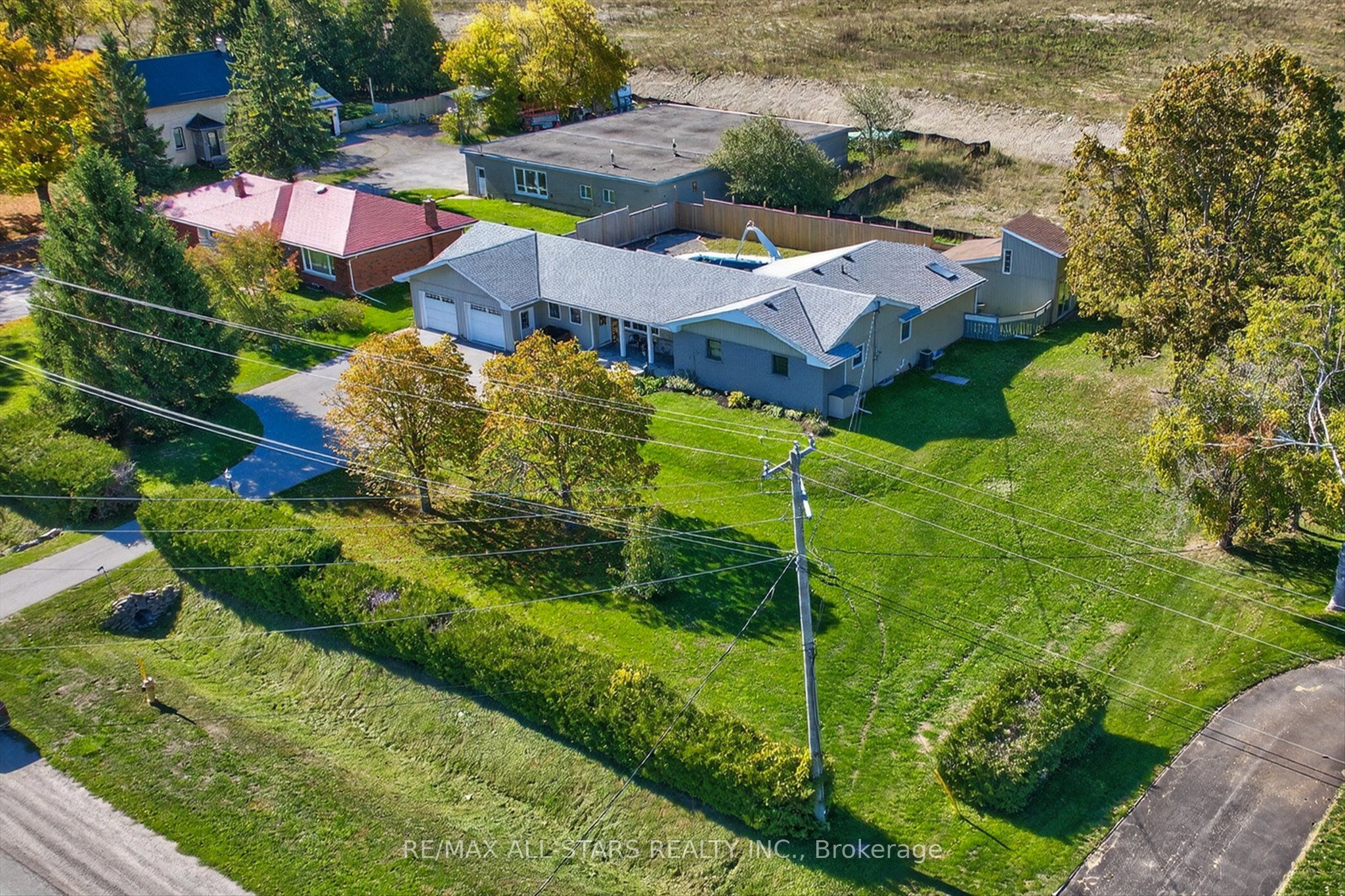 291 Angeline Street N Property Photo 47