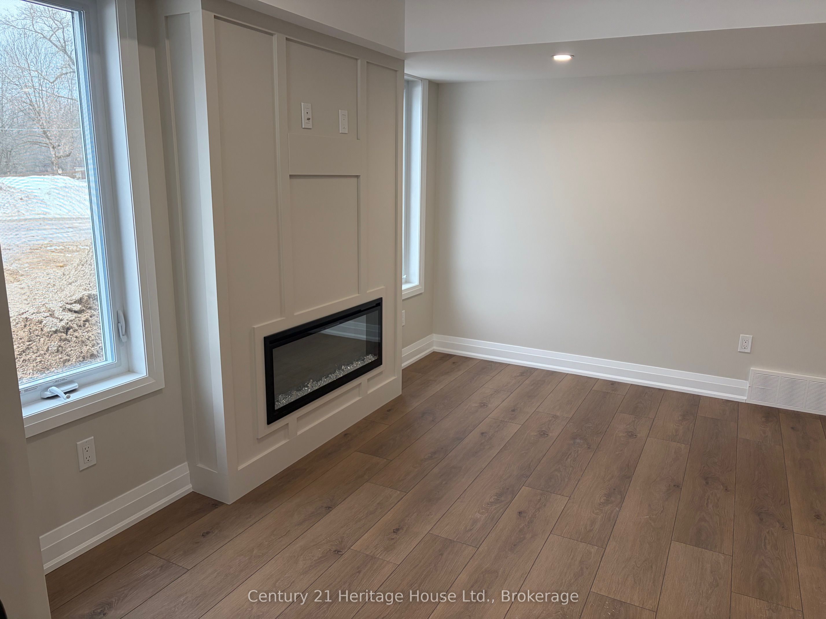 229 Bruce Street S 4 Property Photo 7