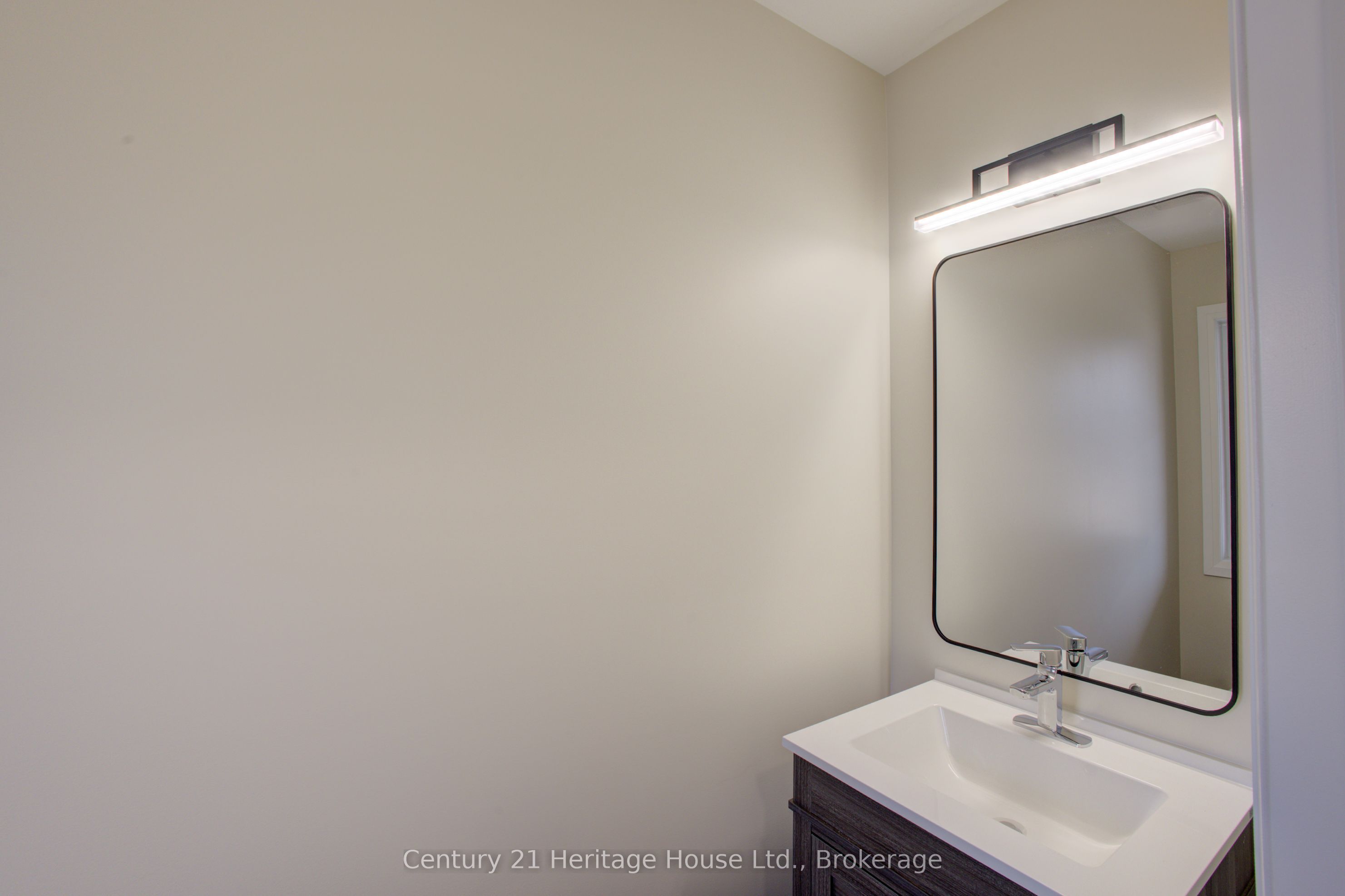 229 Bruce Street S 4 Property Photo 18