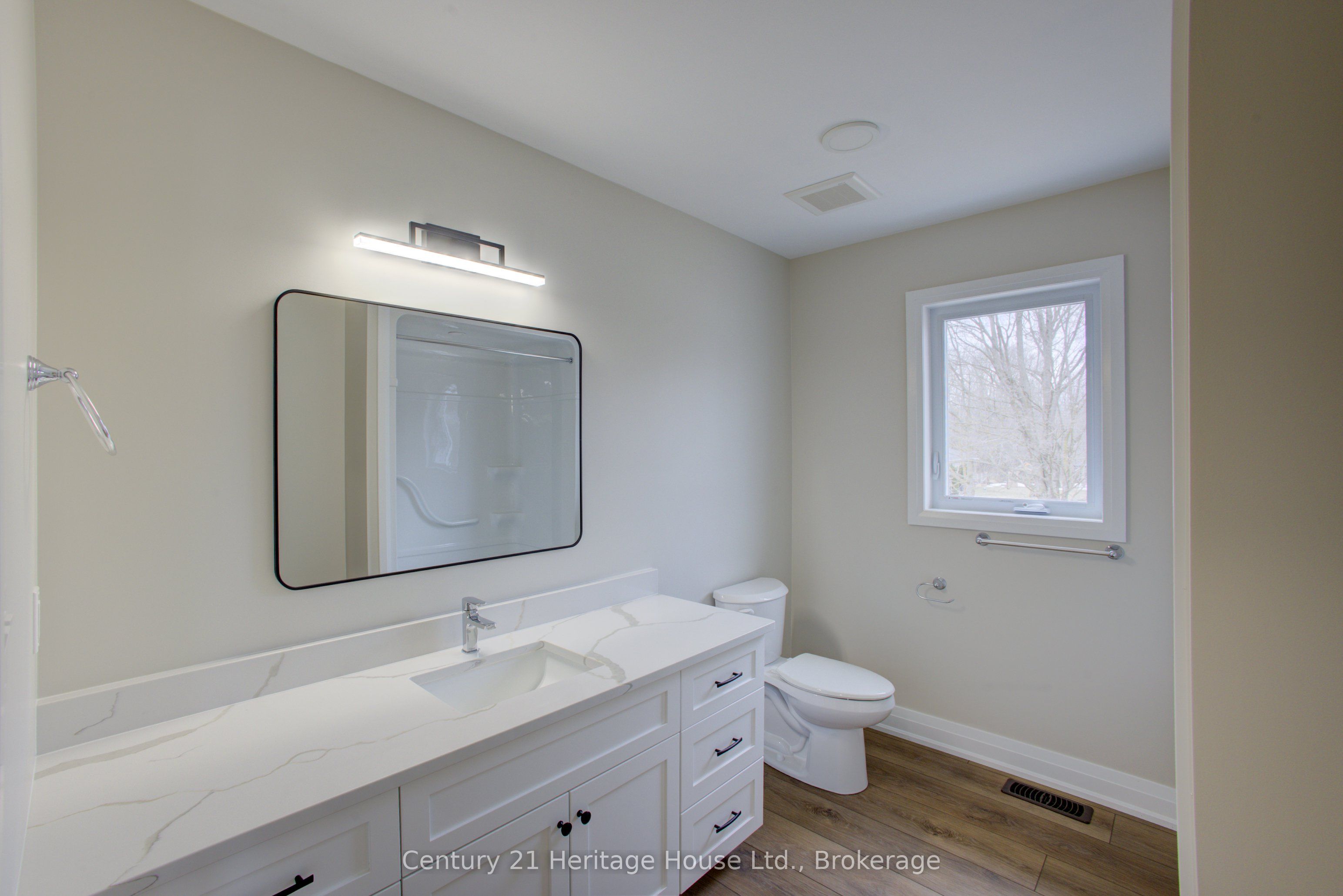 229 Bruce Street S 4 Property Photo 27