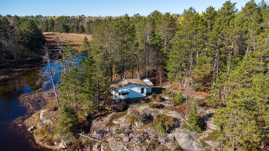 1096 East Road E Property Photo 1