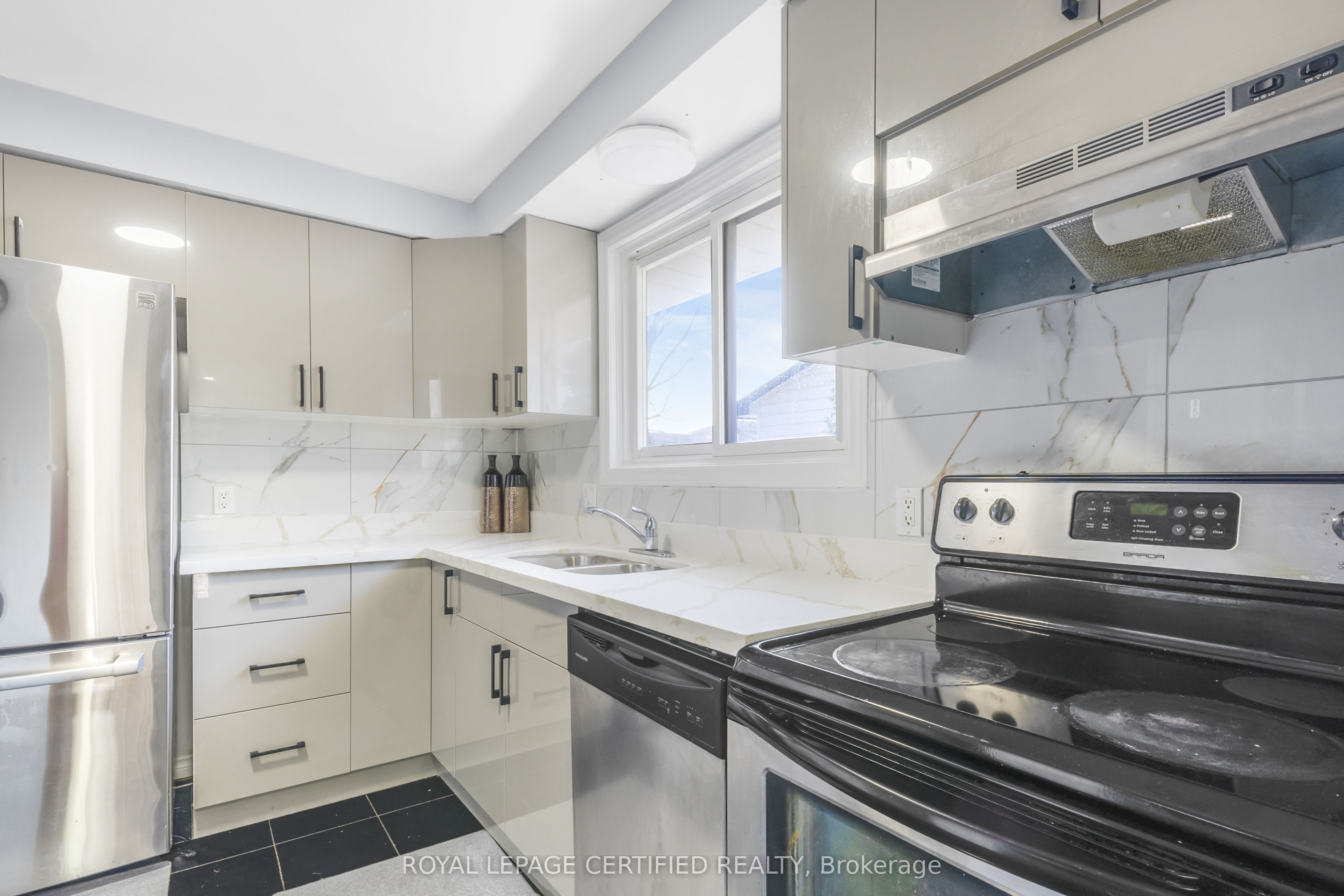 260 St Augustine Drive Property Photo 12