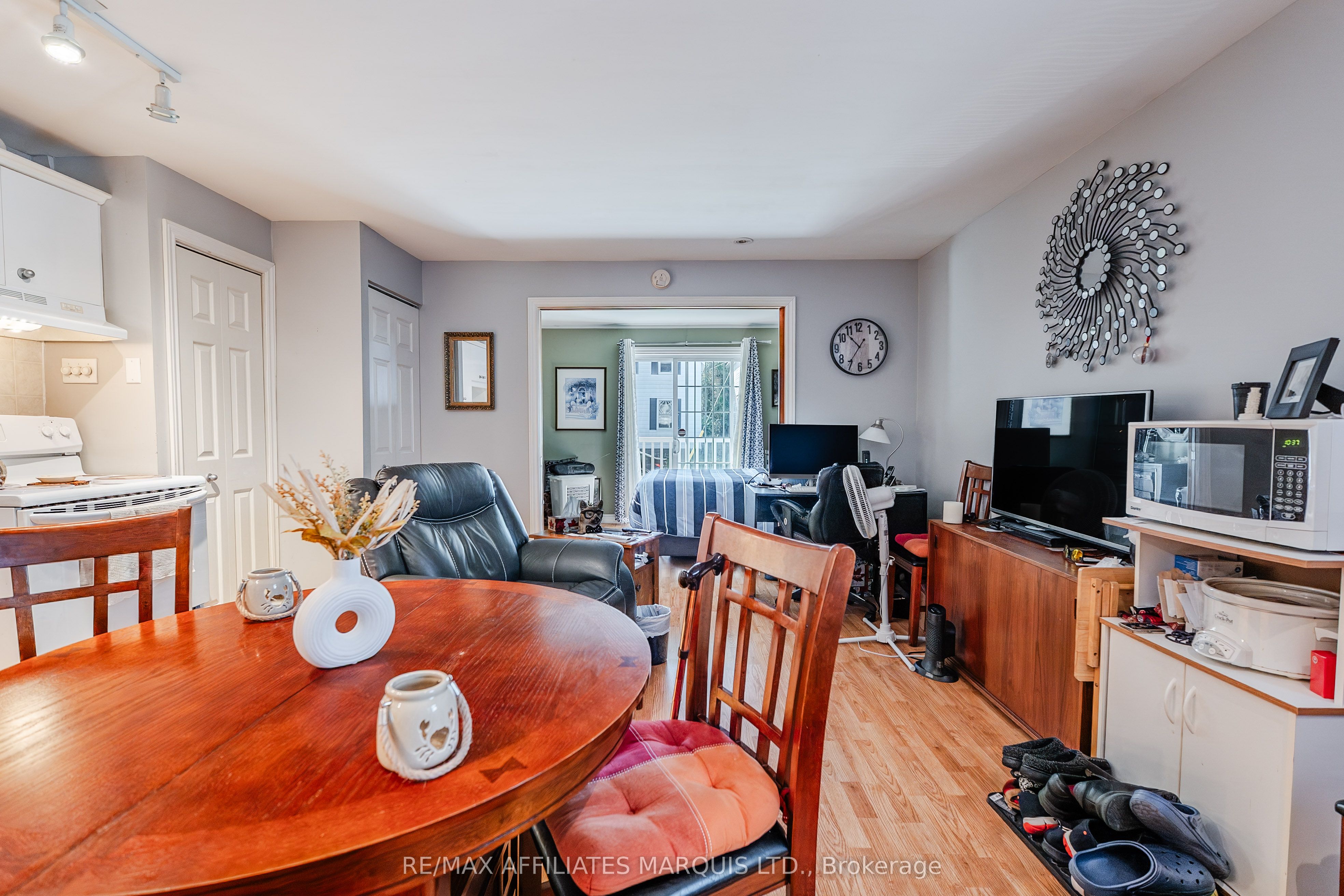 311 Sixth Street E Property Photo 7