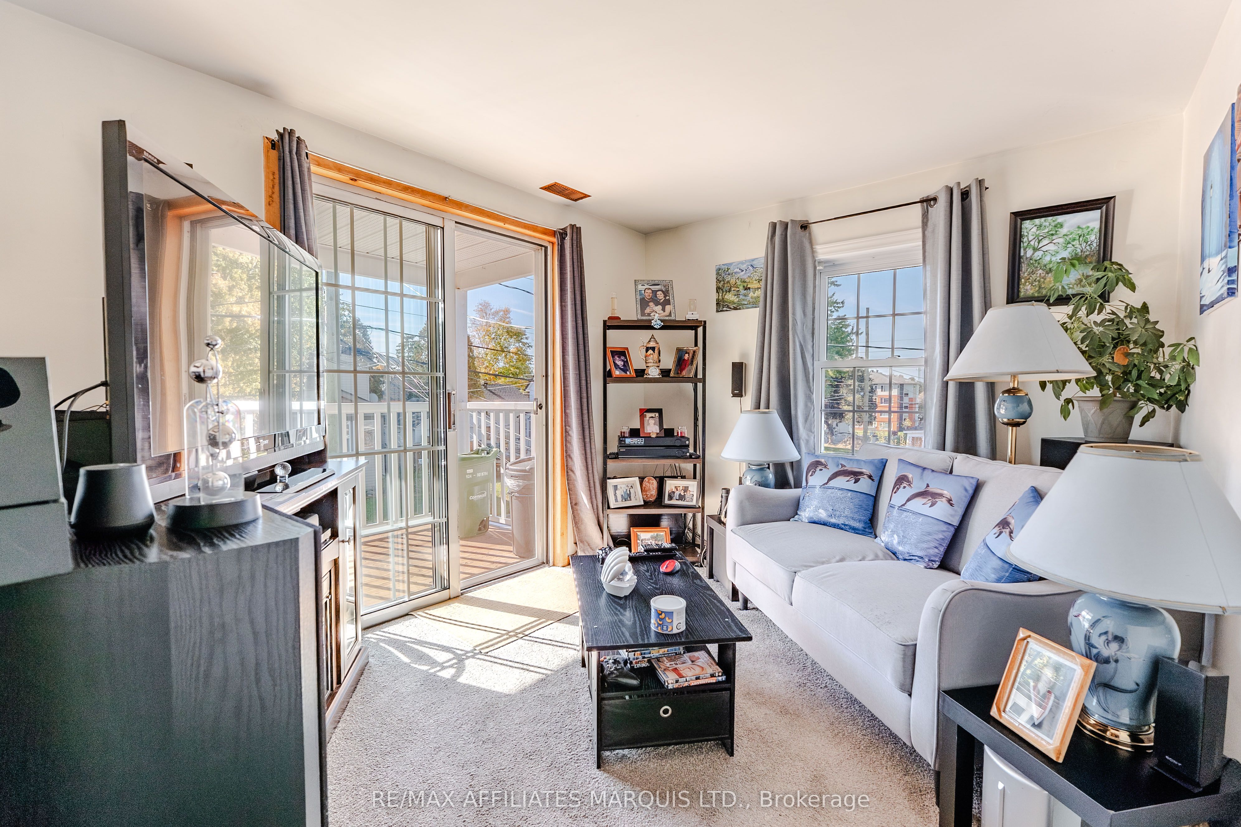 311 Sixth Street E Property Photo 14