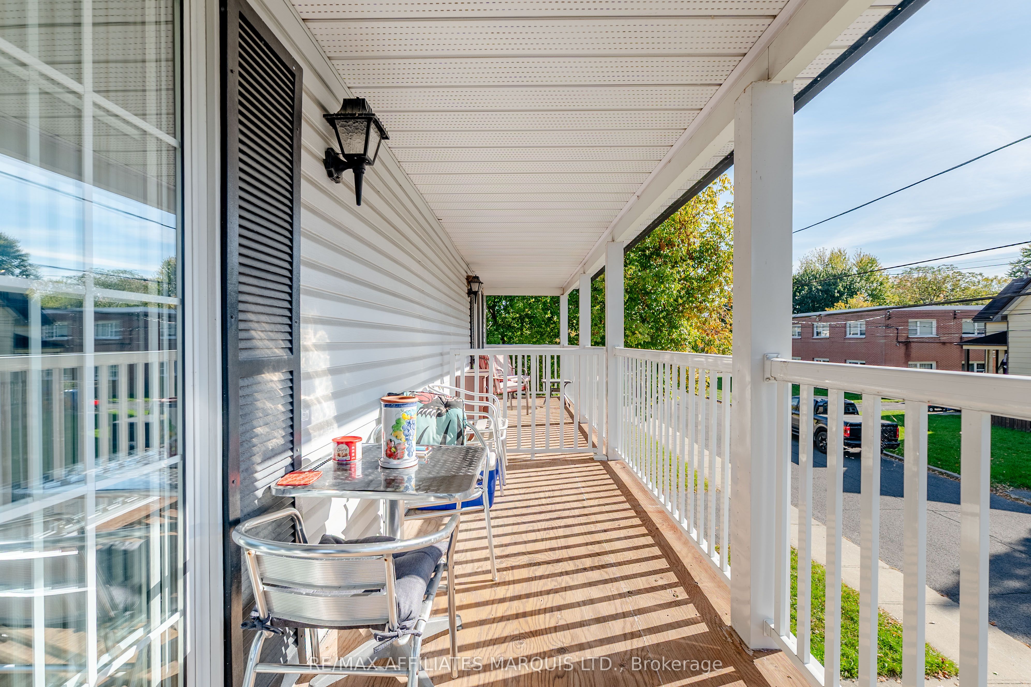 311 Sixth Street E Property Photo 17