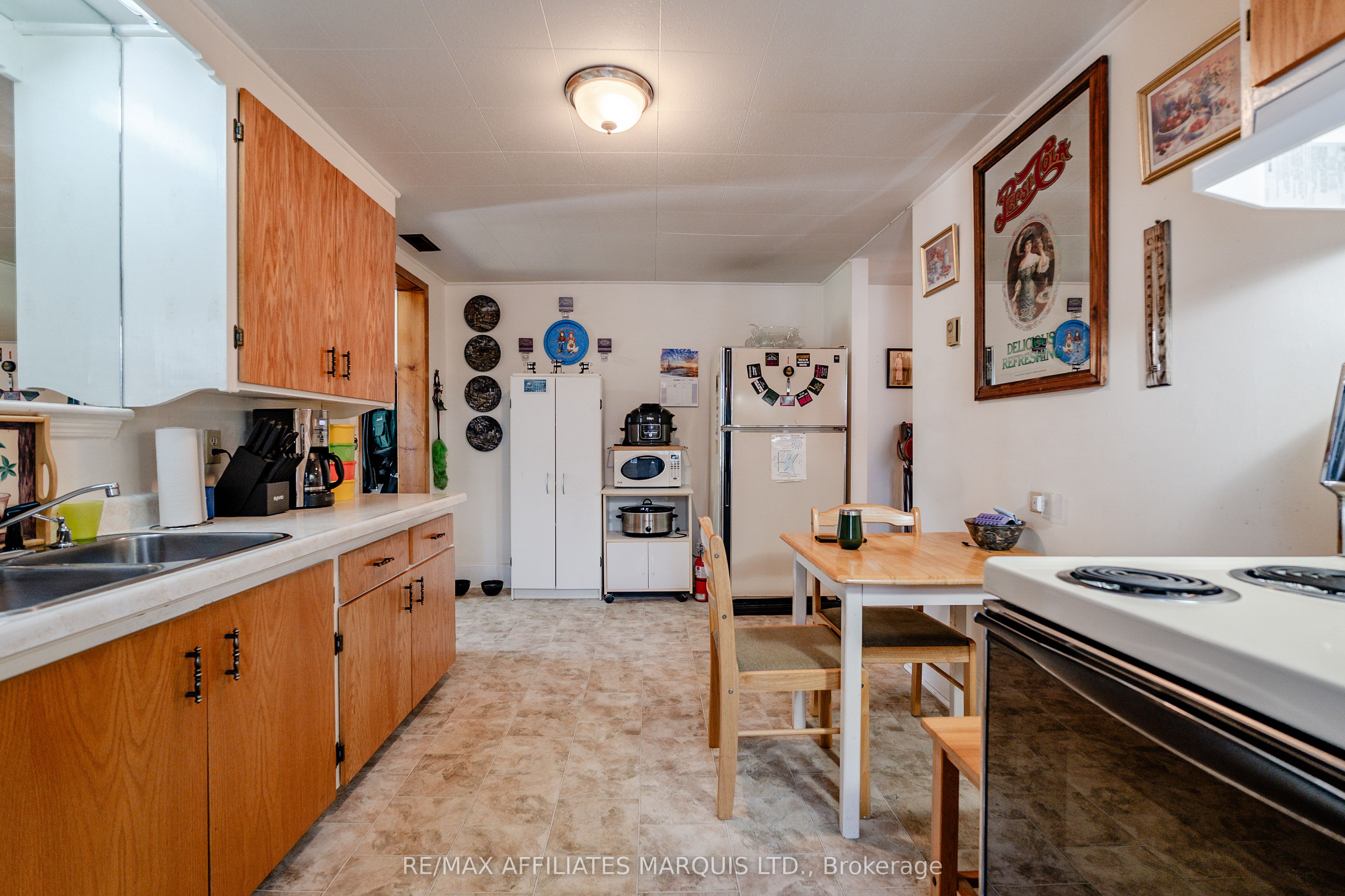 311 Sixth Street E Property Photo 27