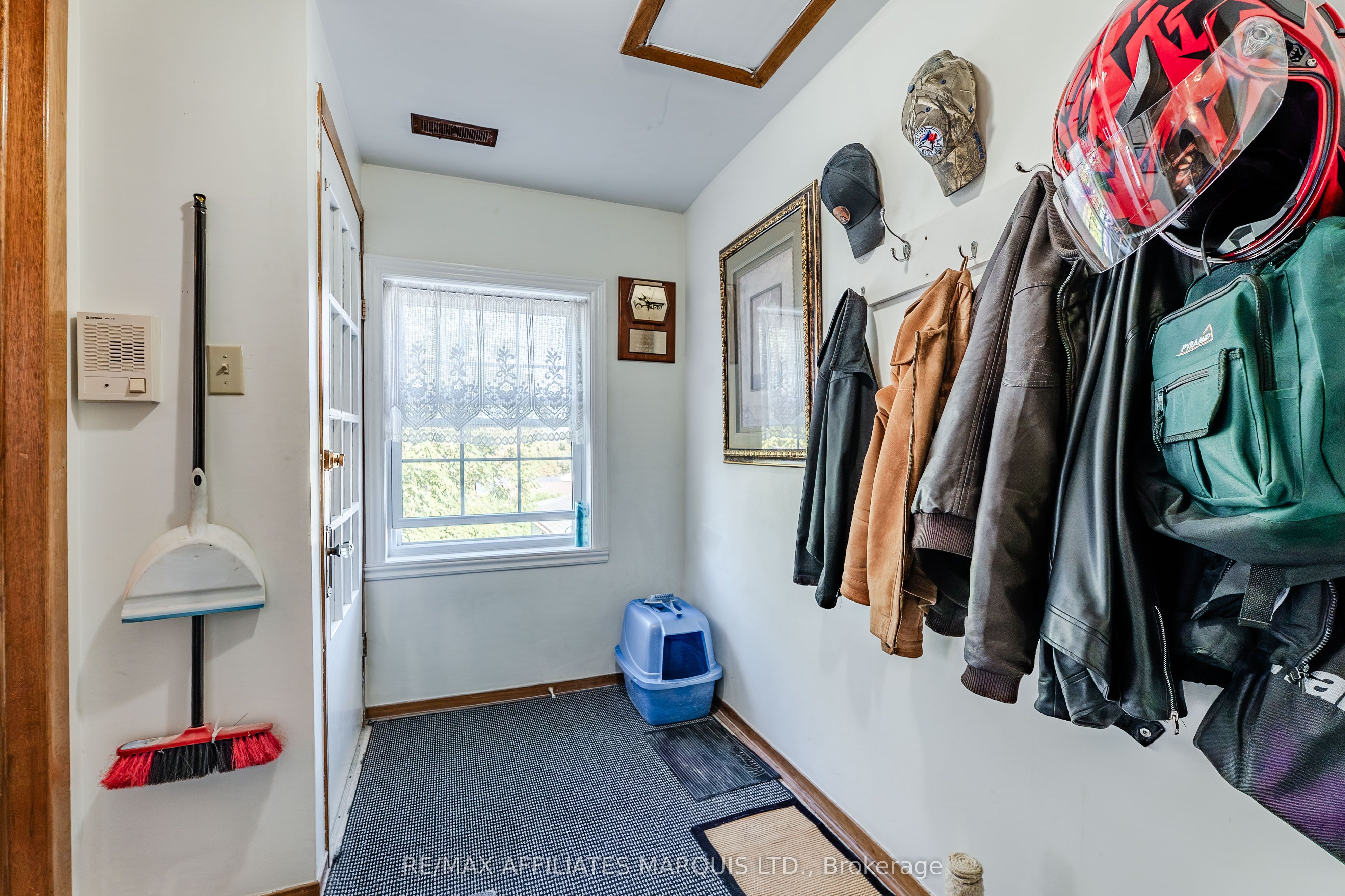 311 Sixth Street E Property Photo 28