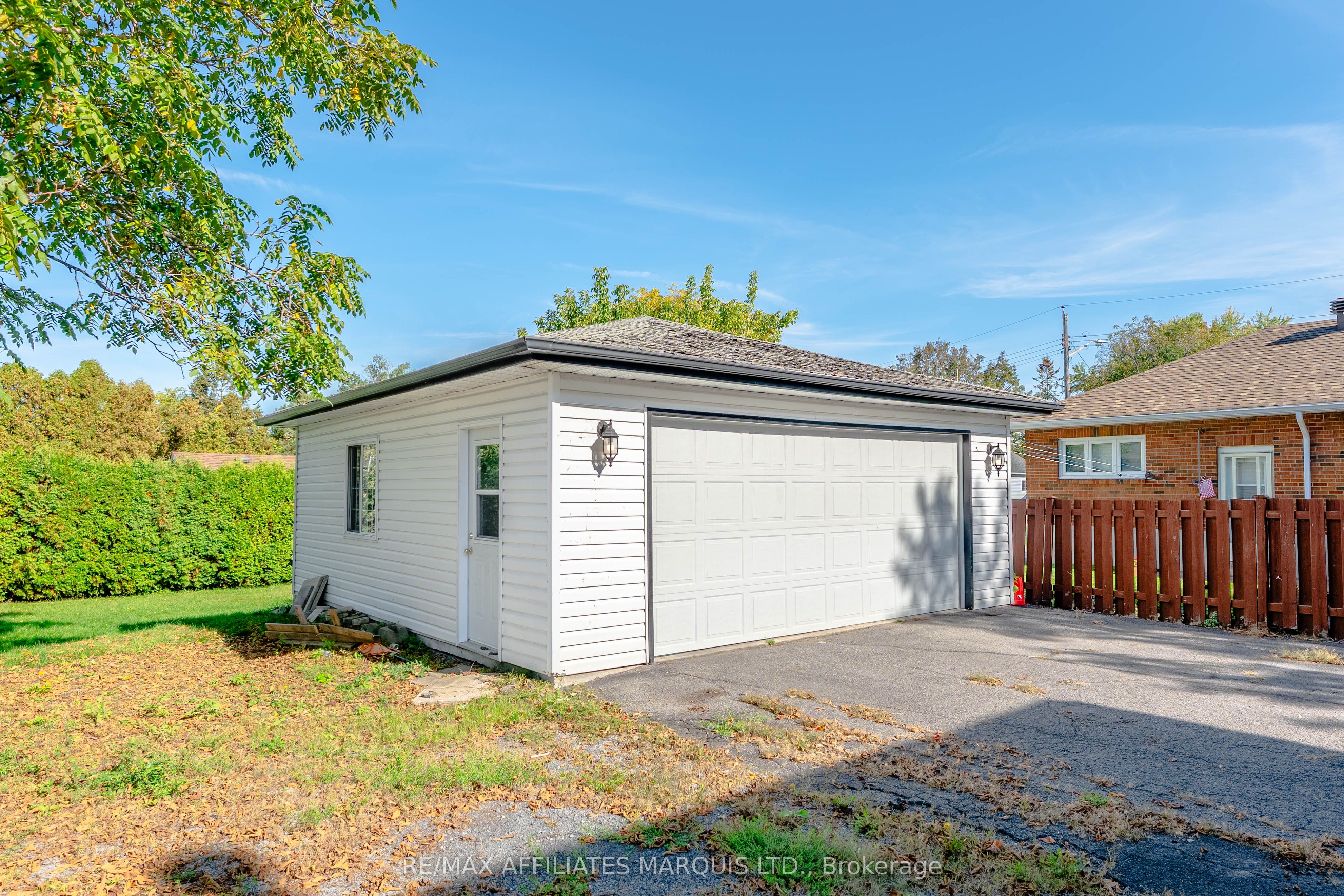 311 Sixth Street E Property Photo 37