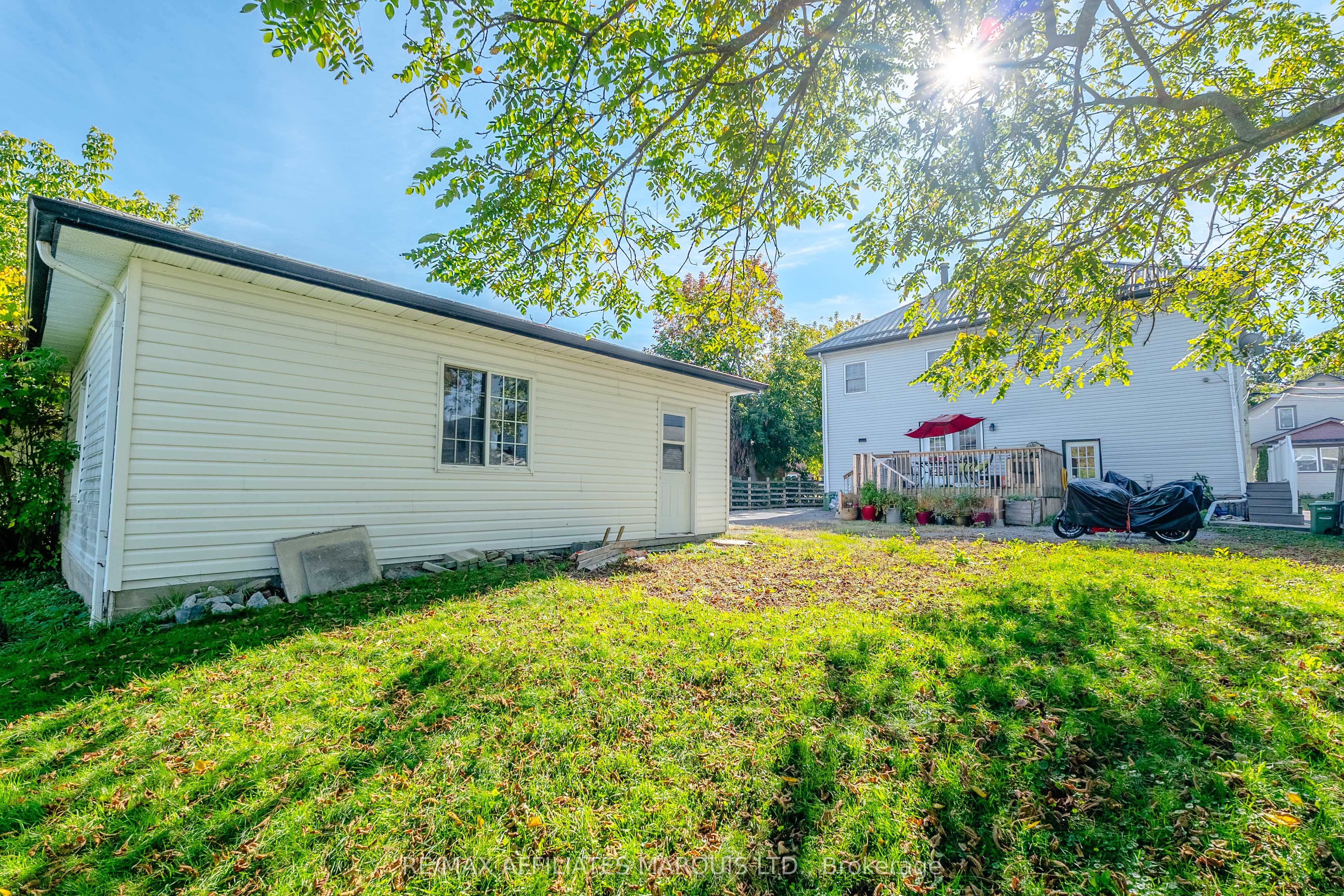 311 Sixth Street E Property Photo 38