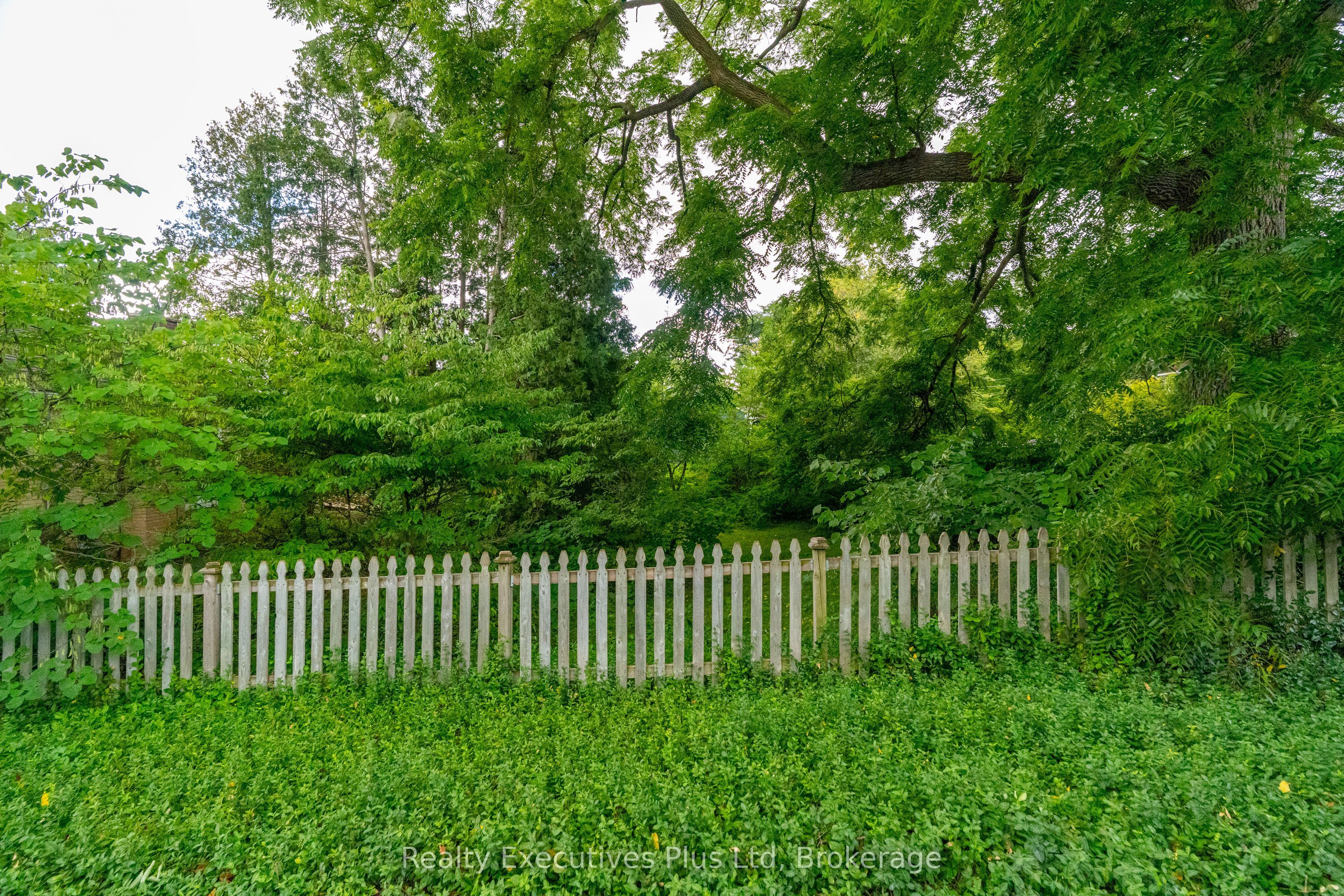 X12470736 Property Photo 4