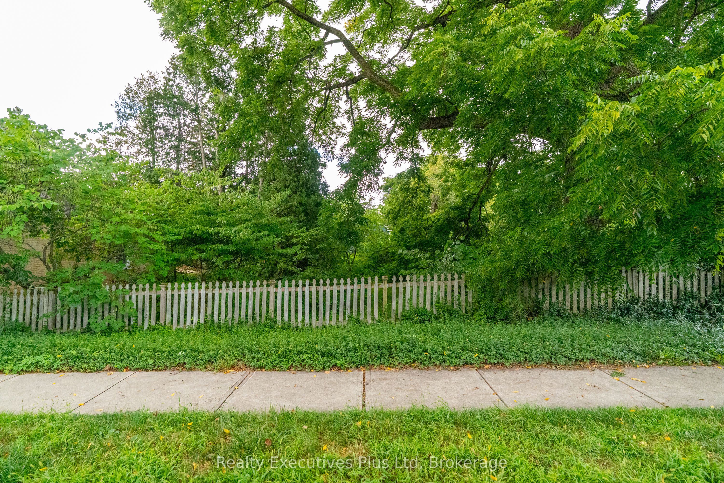 X12470736 Property Photo 5