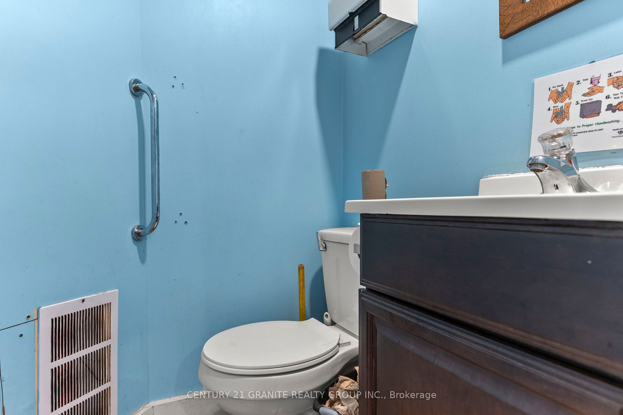 183 Hastings Street N Property Photo 18