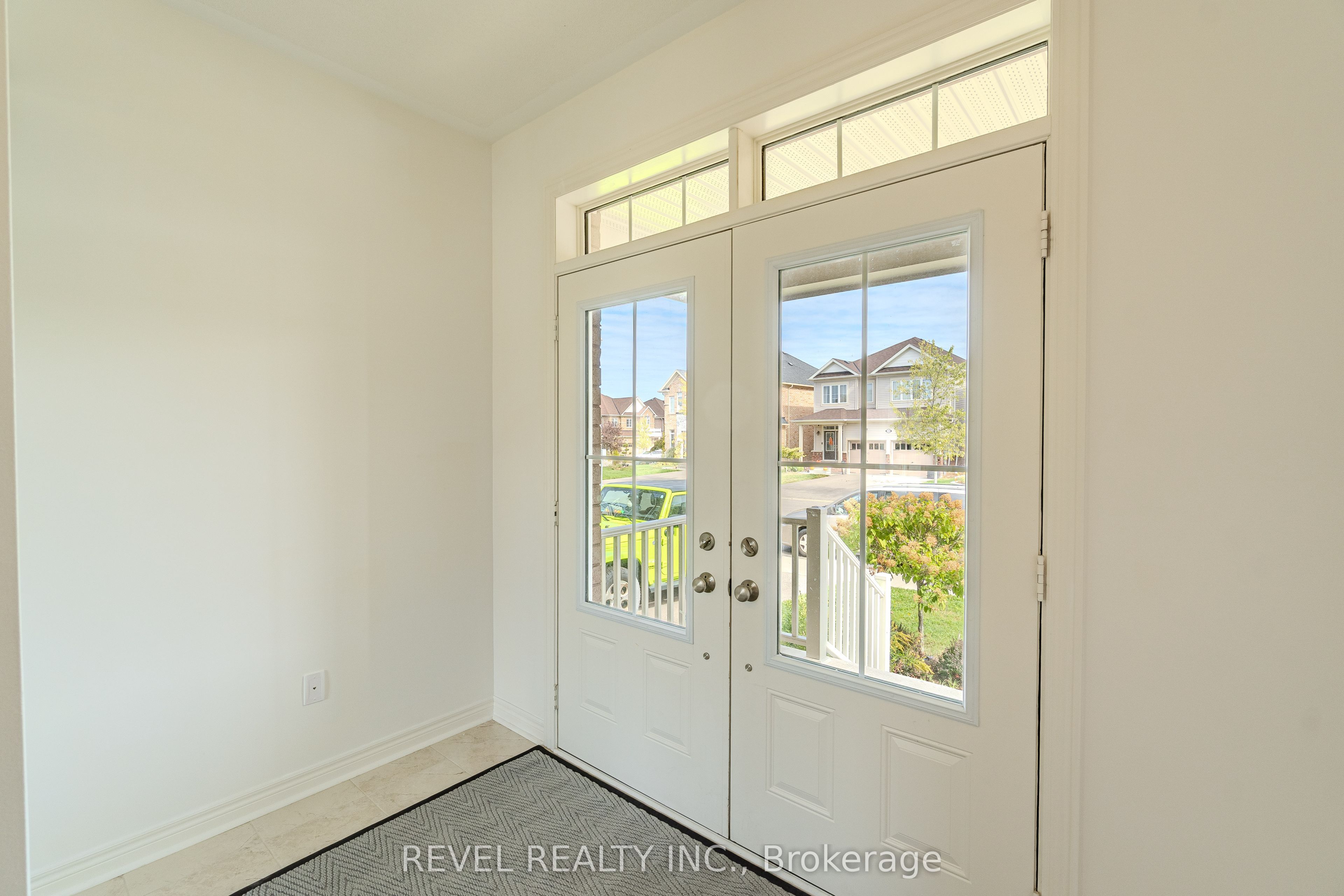 77 Barlow Place Property Photo 2