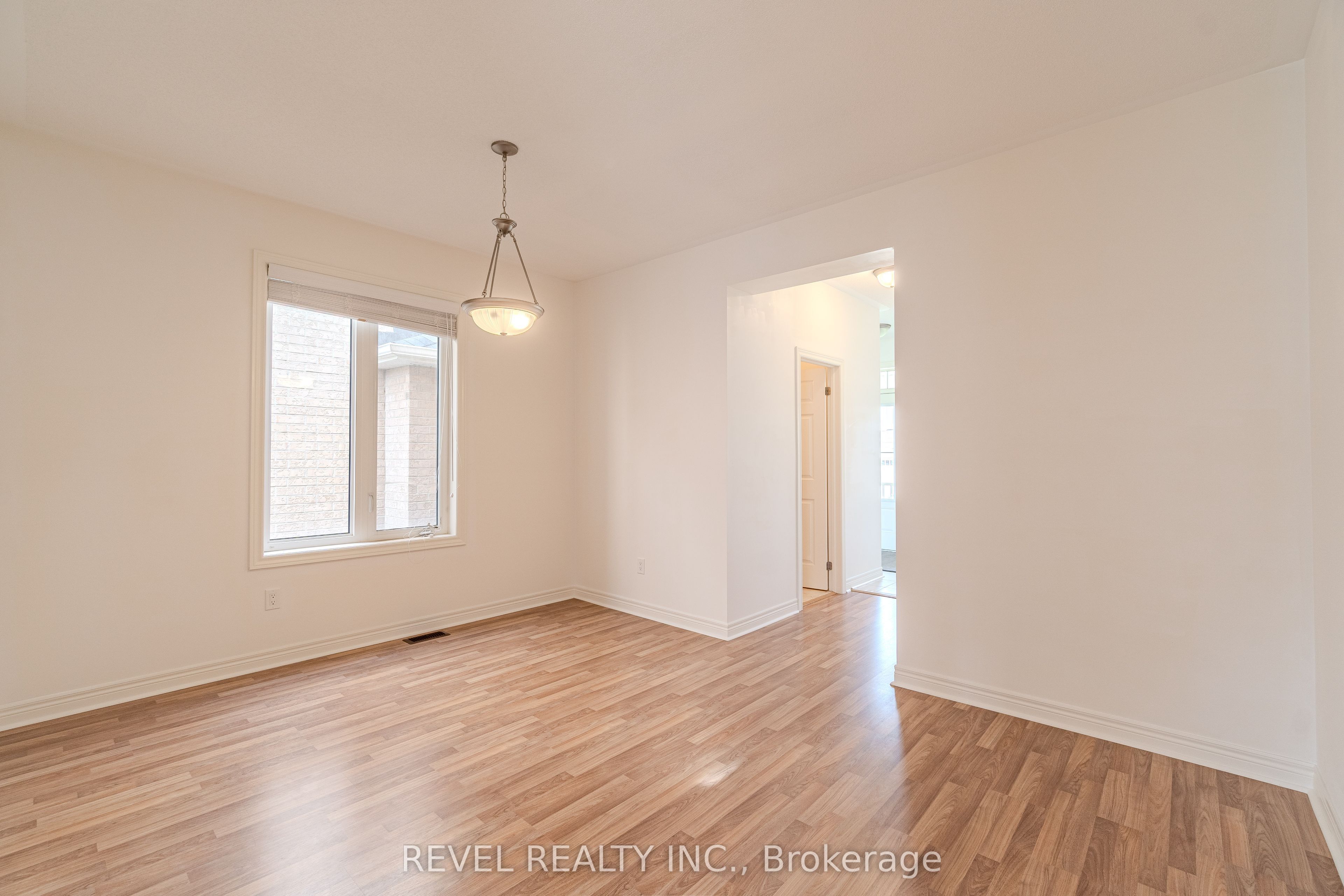 77 Barlow Place Property Photo 5