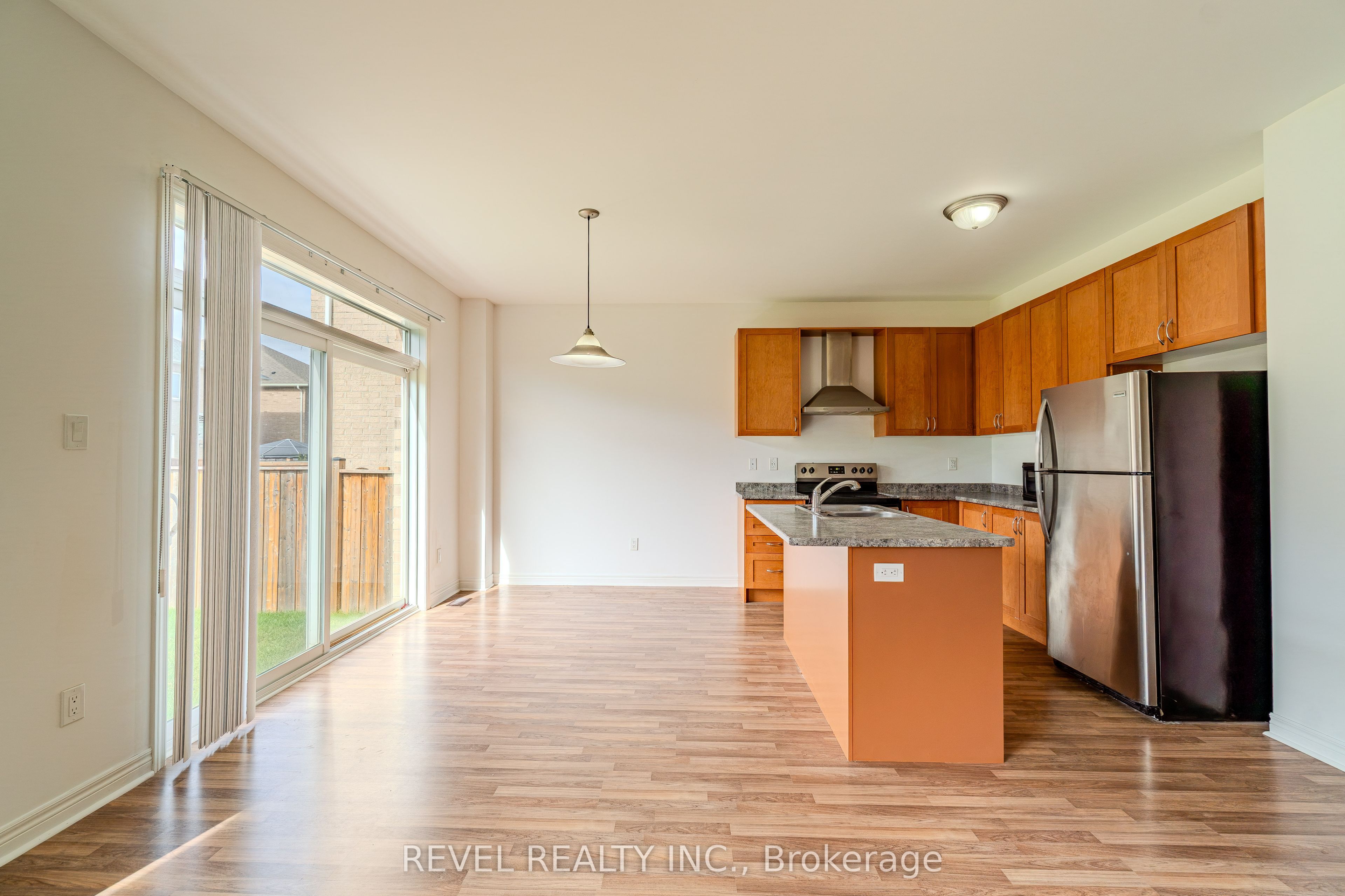 77 Barlow Place Property Photo 6