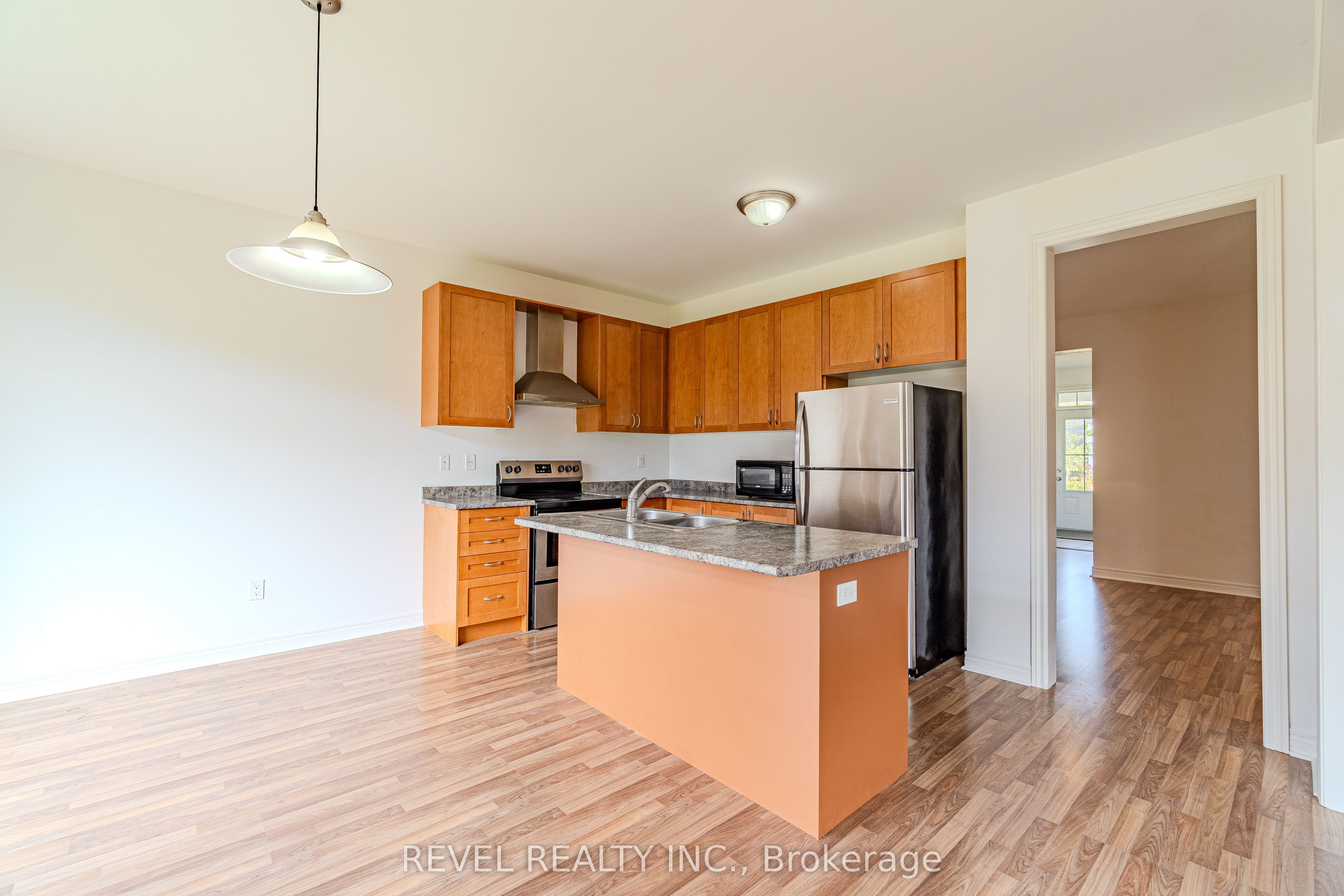 77 Barlow Place Property Photo 7