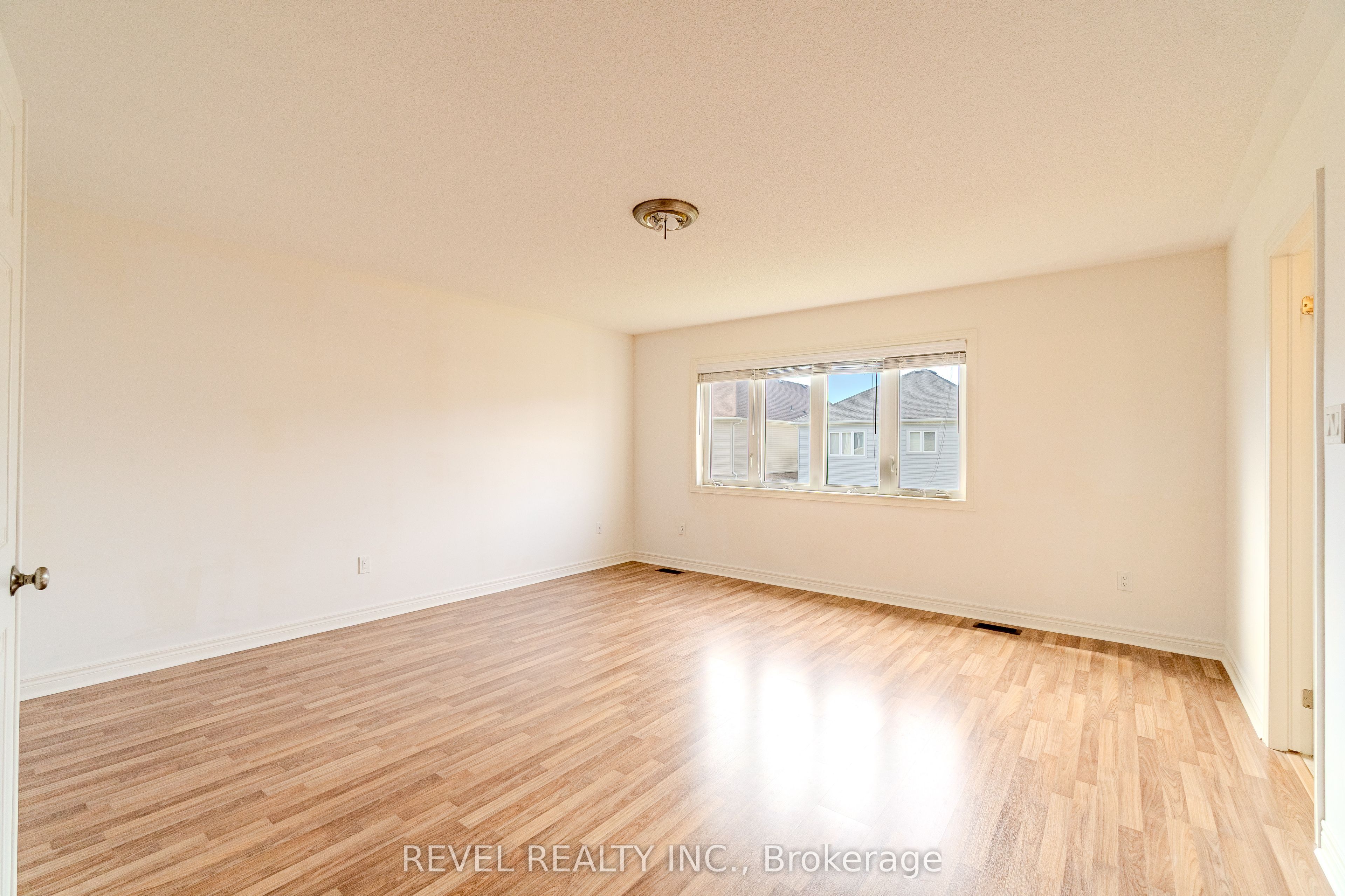 77 Barlow Place Property Photo 10