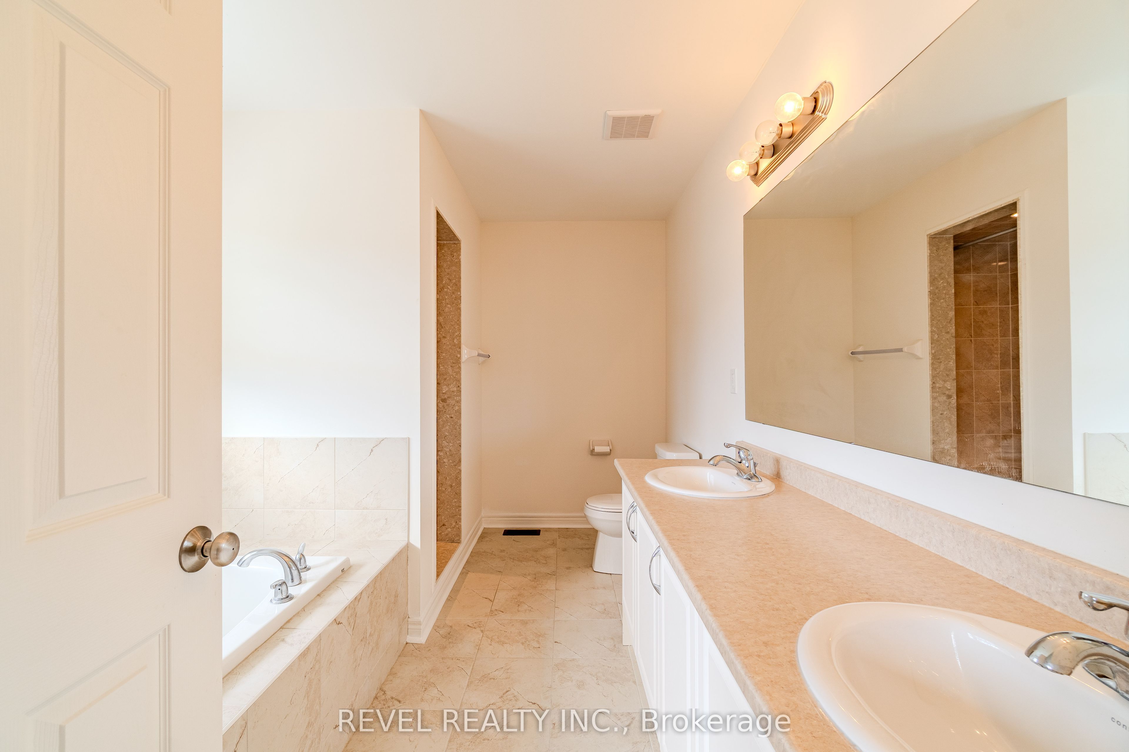 77 Barlow Place Property Photo 13