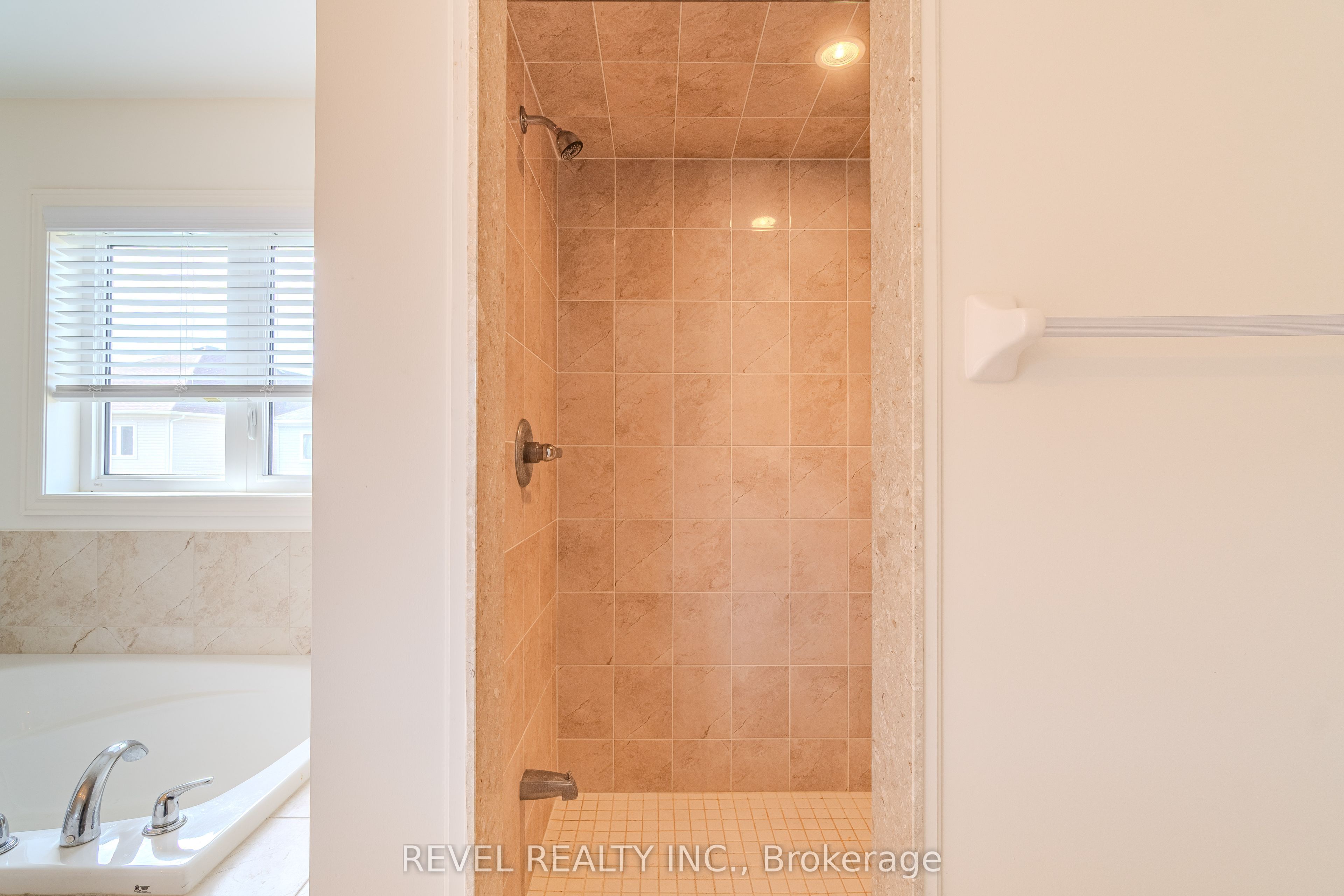 77 Barlow Place Property Photo 15