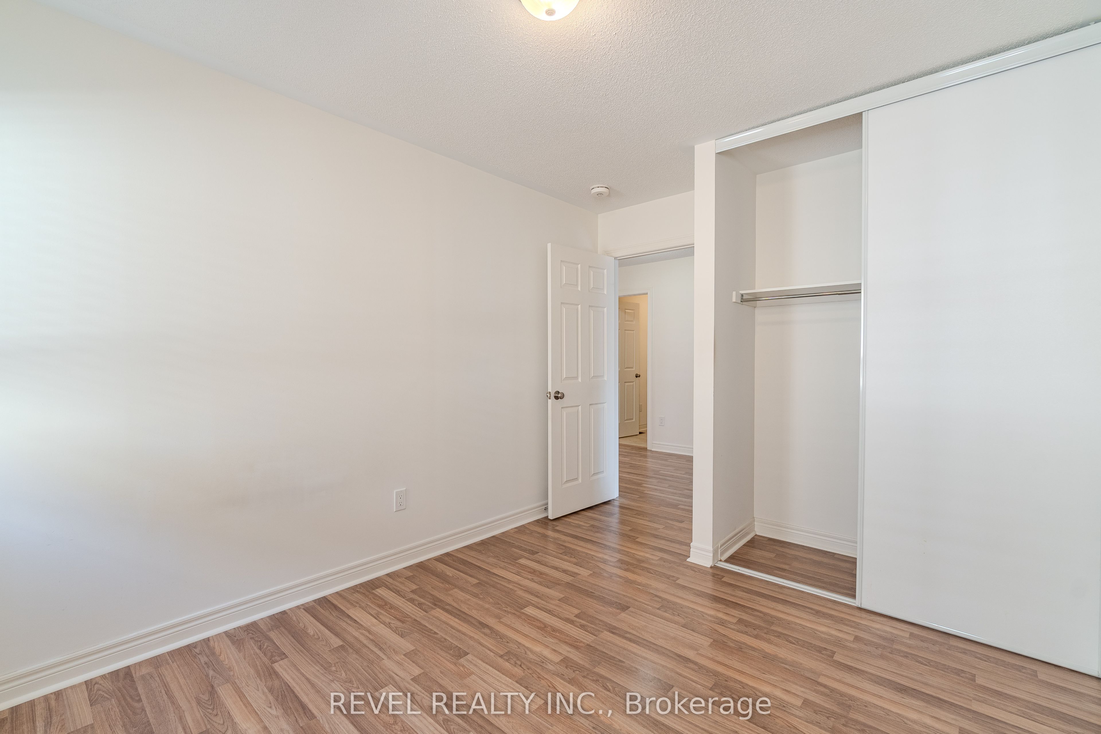 77 Barlow Place Property Photo 19