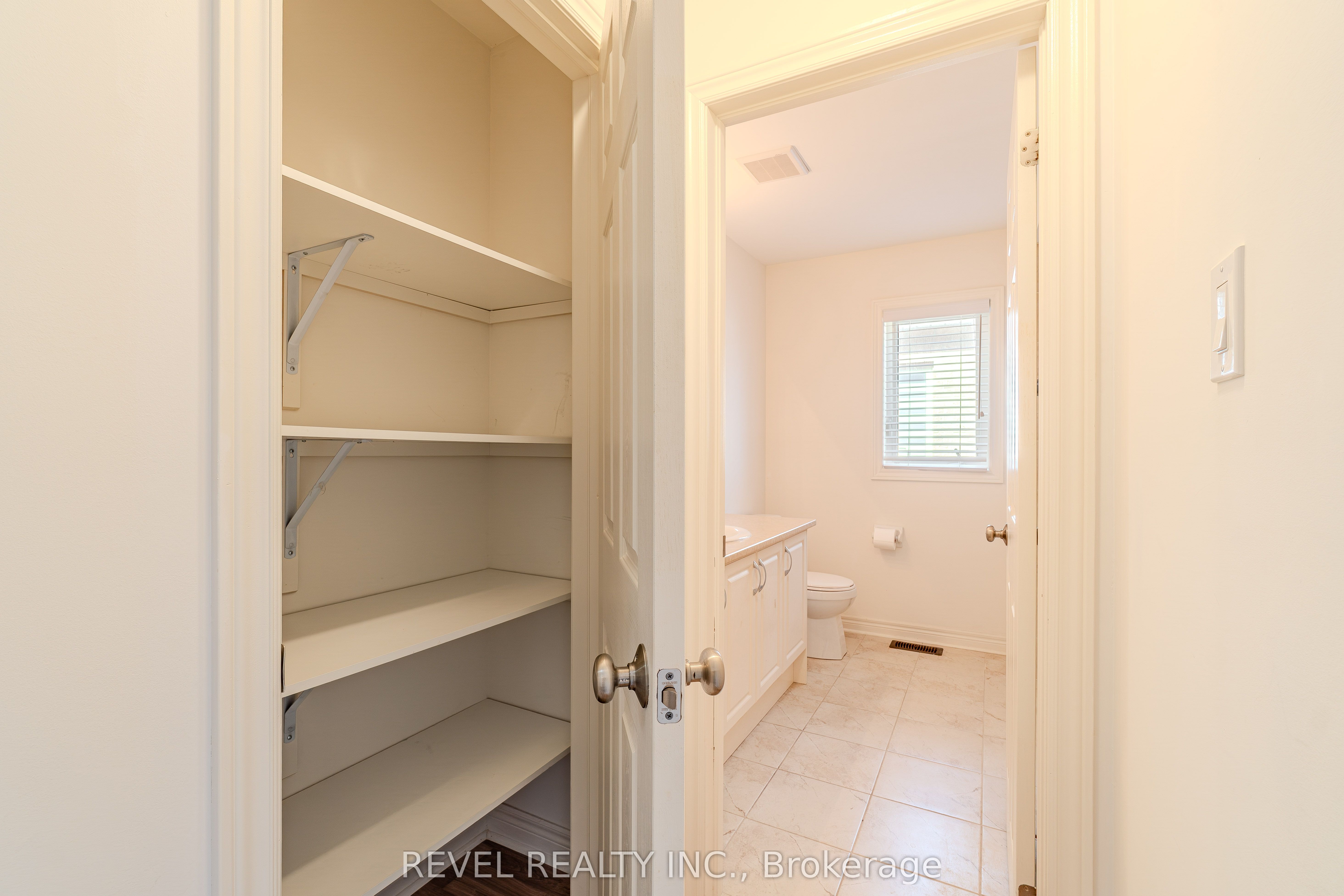 77 Barlow Place Property Photo 21