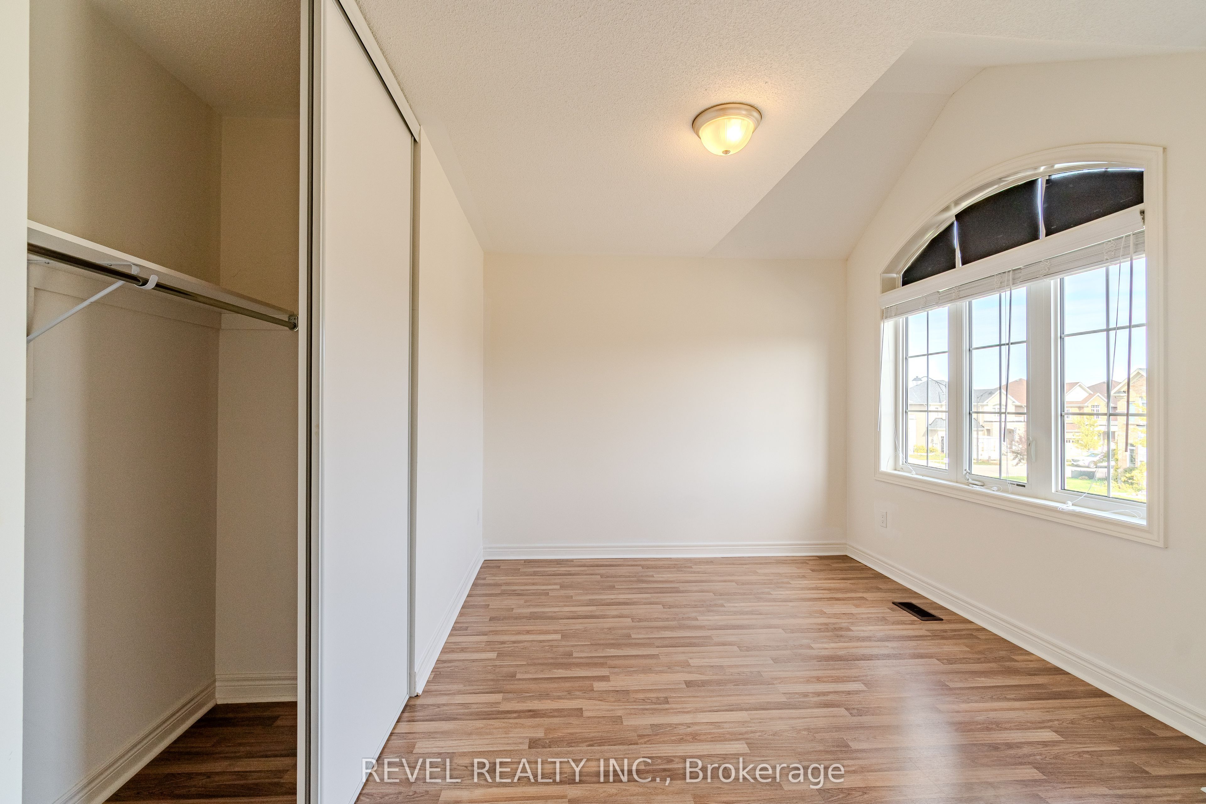 77 Barlow Place Property Photo 26