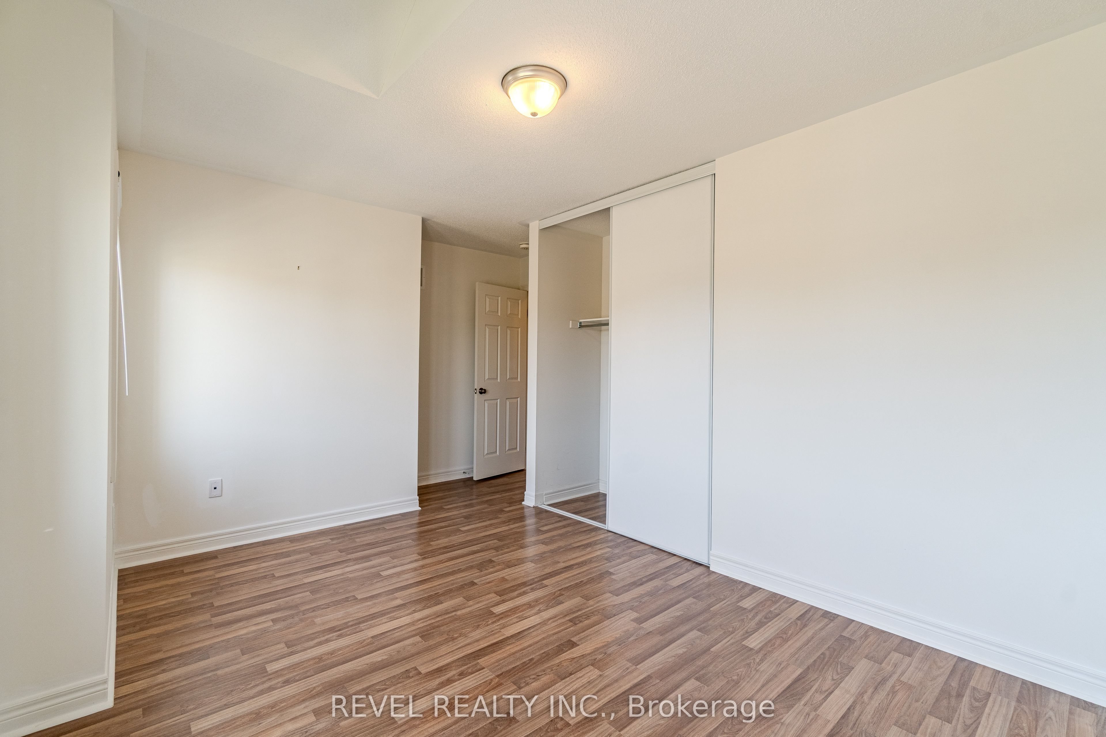 77 Barlow Place Property Photo 27