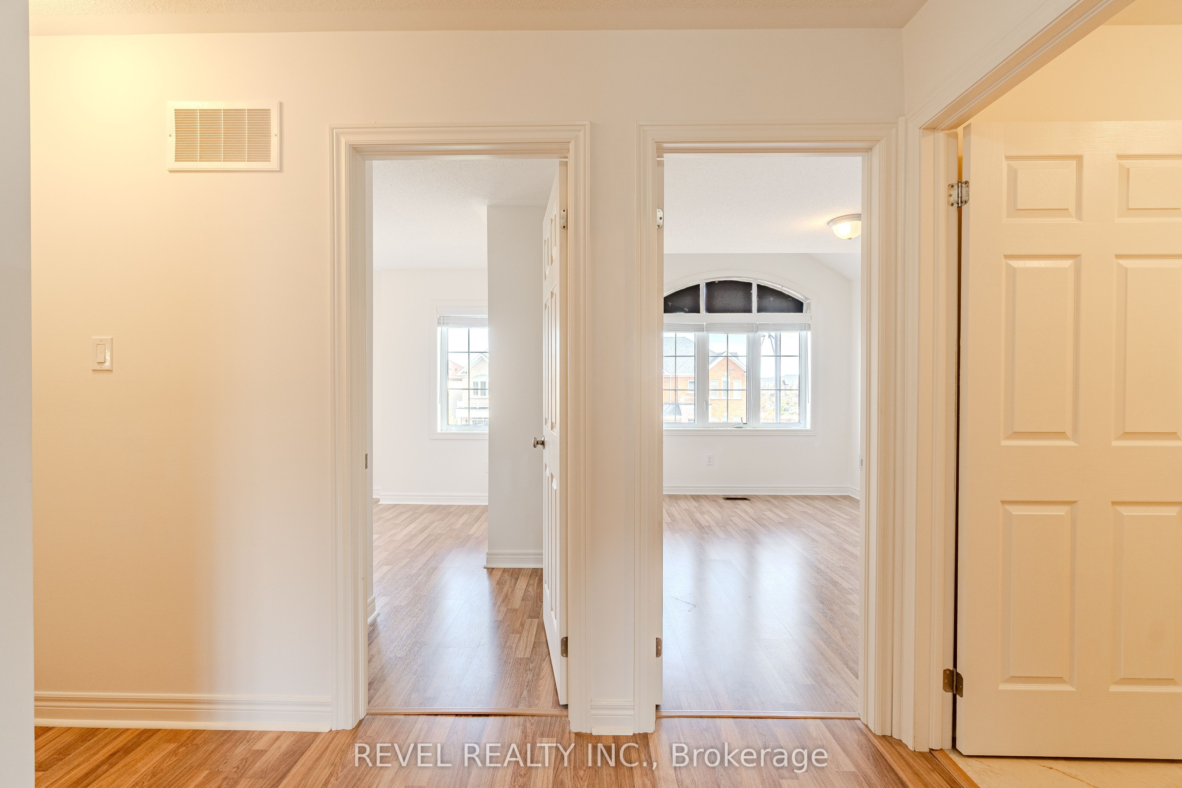 77 Barlow Place Property Photo 31