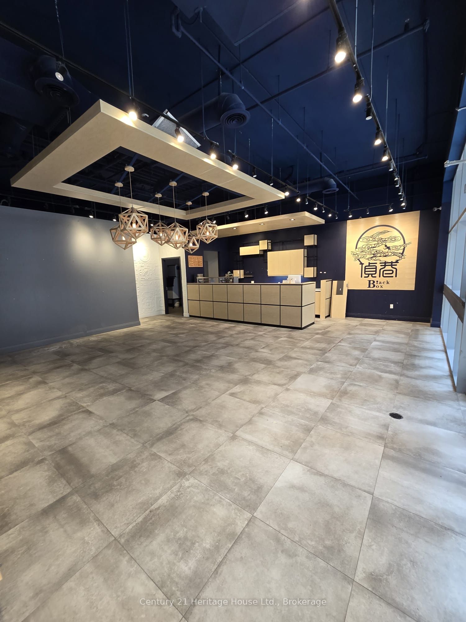 130 Columbia Street W 217 Property Photo 3