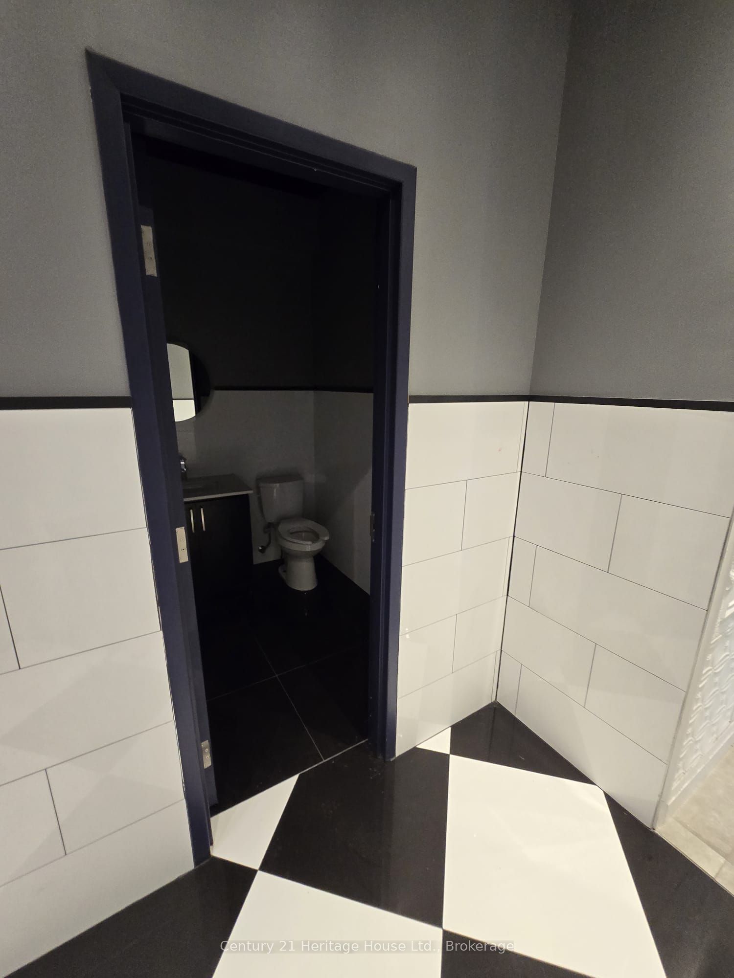 130 Columbia Street W 217 Property Photo 7