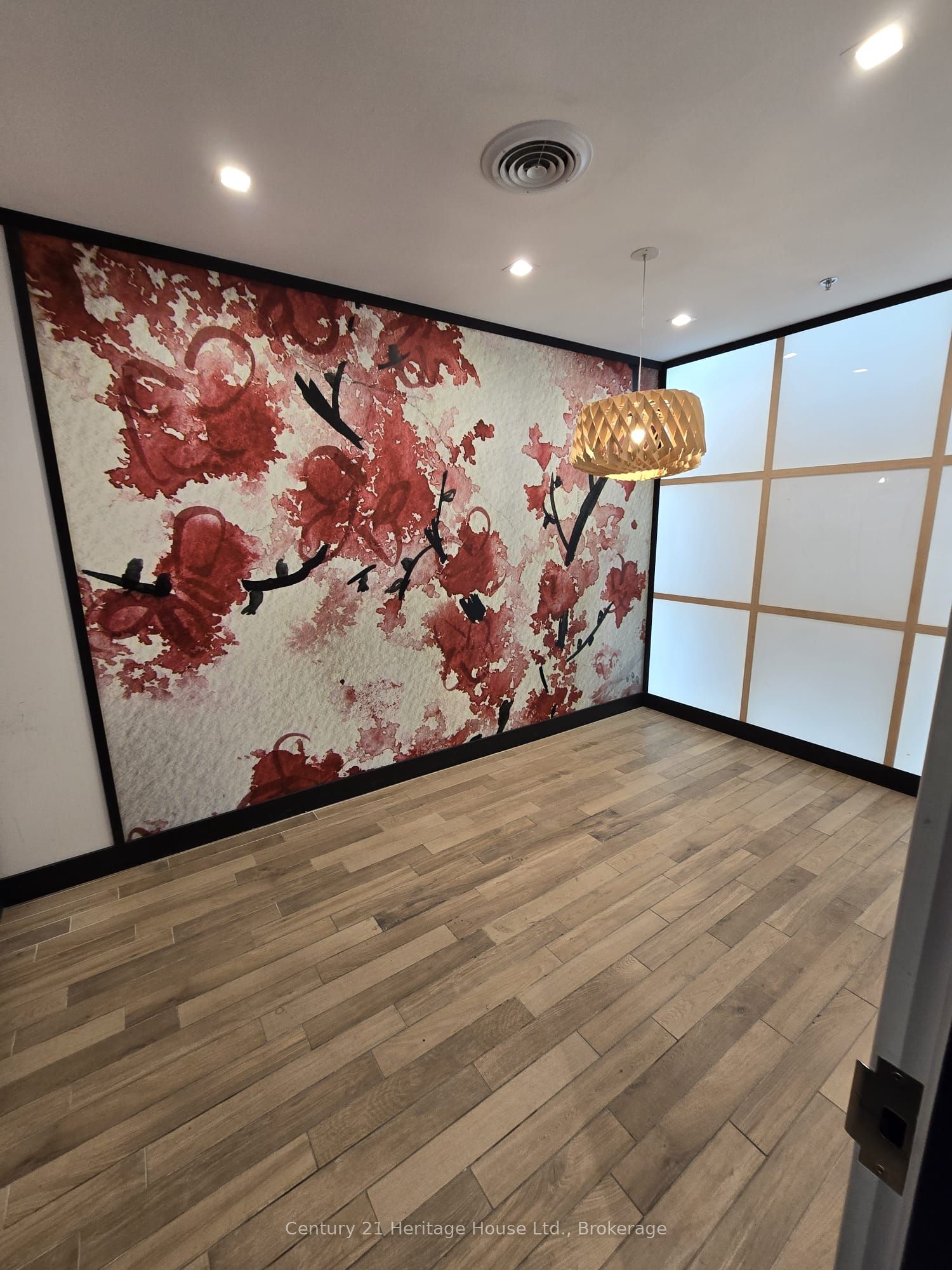 130 Columbia Street W 217 Property Photo 14