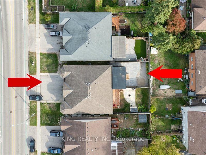 565 Grey Street Property Photo 2